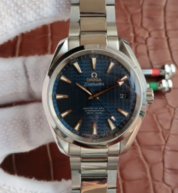 How to buy a Omega clone watches online in Guadeloupe?