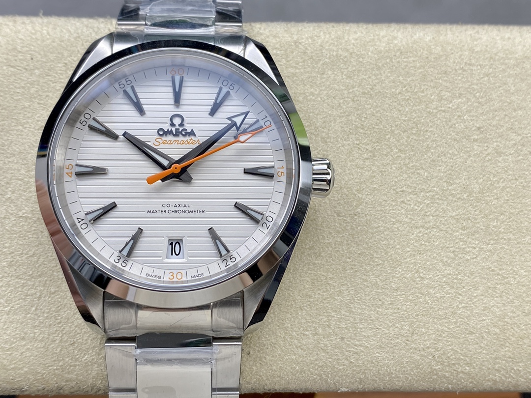 Omega Seamaster Aqua Terra 150M Co-Axial Master Chronometer white teak dial