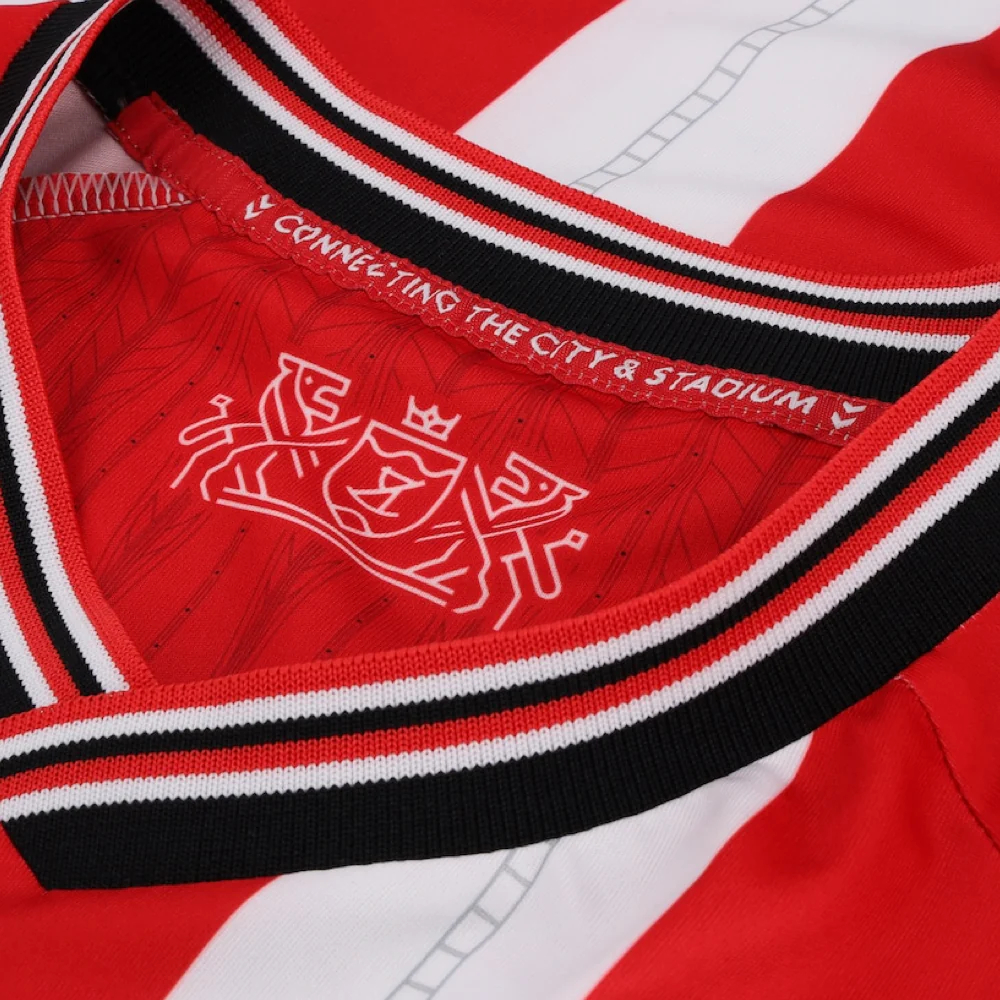25-26 Sunderland Home Soccer Jersey - view 8