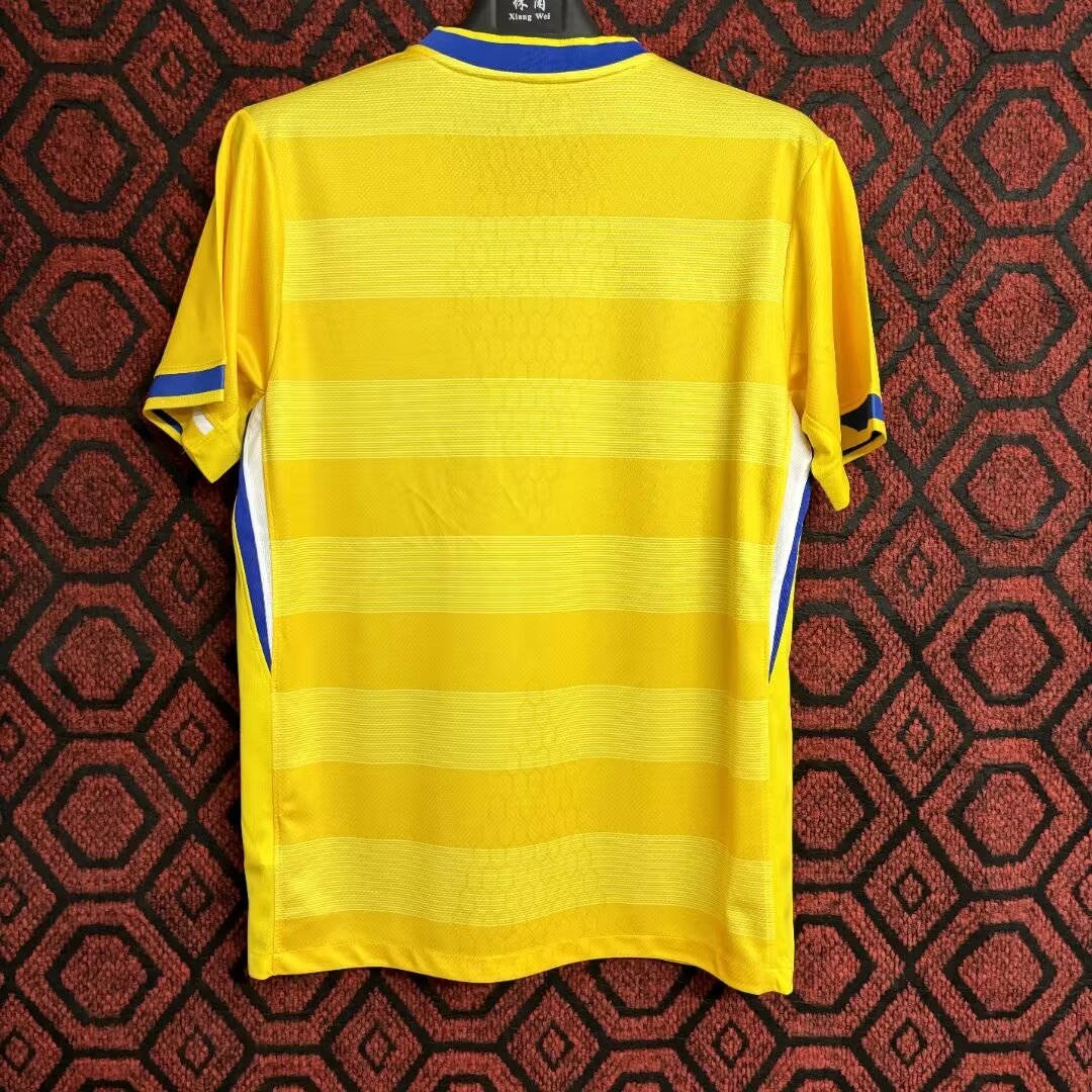 24-25 Brighton & Hove Albion Away Jersey - view 3