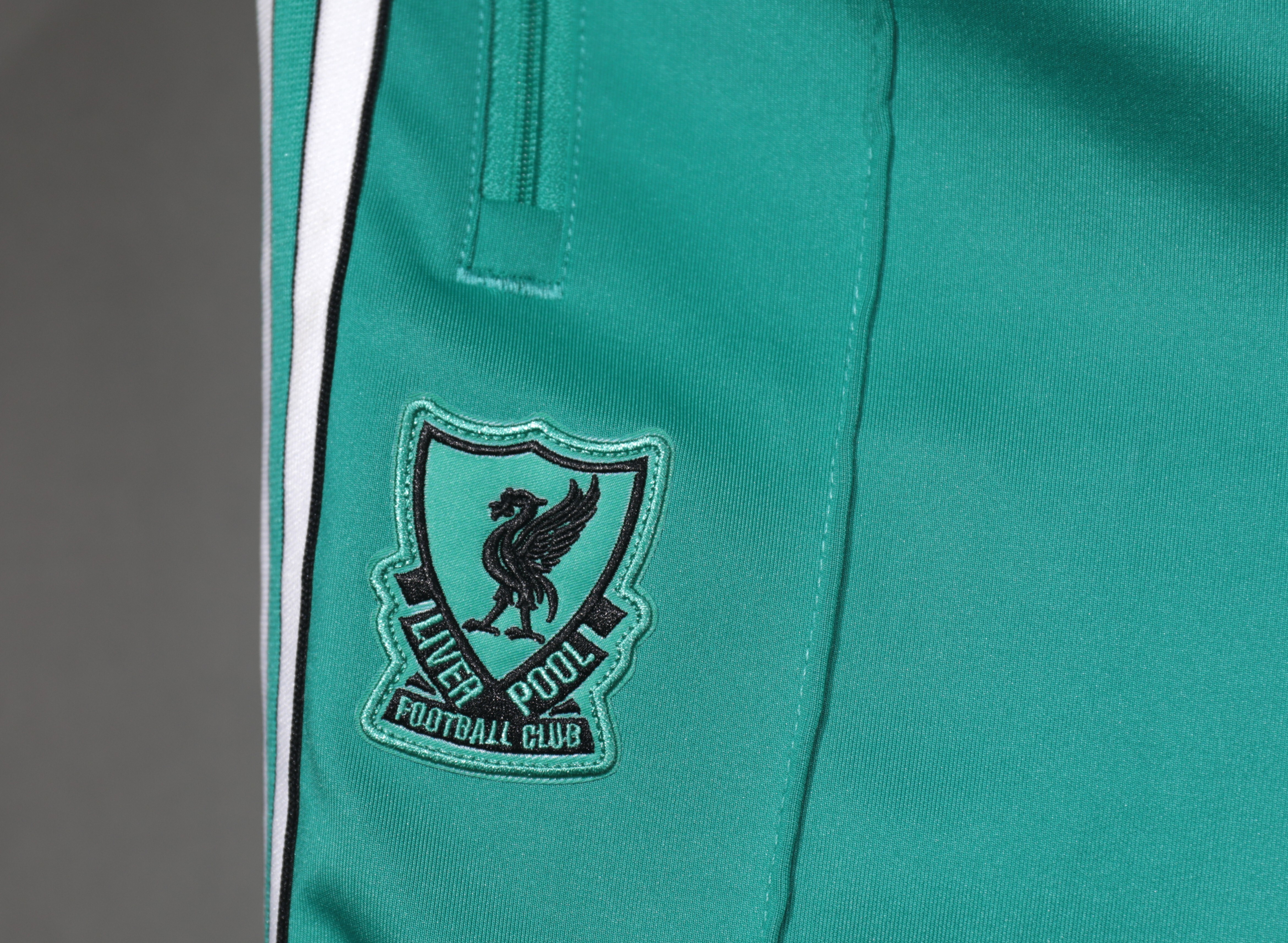 25-26 Liverpool FC Zipper Sweat Terrace Icons Track  Kit(Top+Pants) Green - view 7