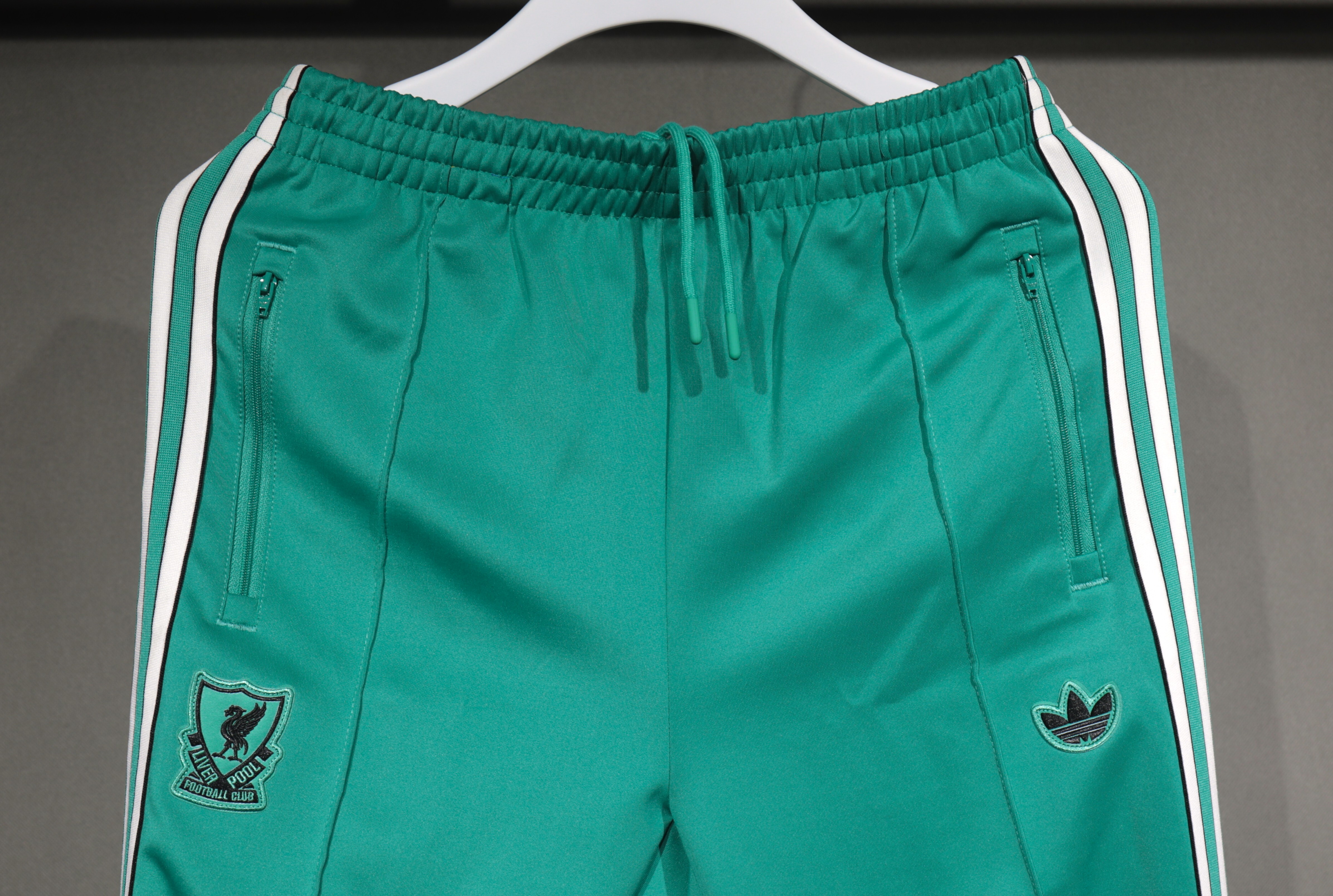 25-26 Liverpool FC Zipper Sweat Terrace Icons Track  Kit(Top+Pants) Green - view 10