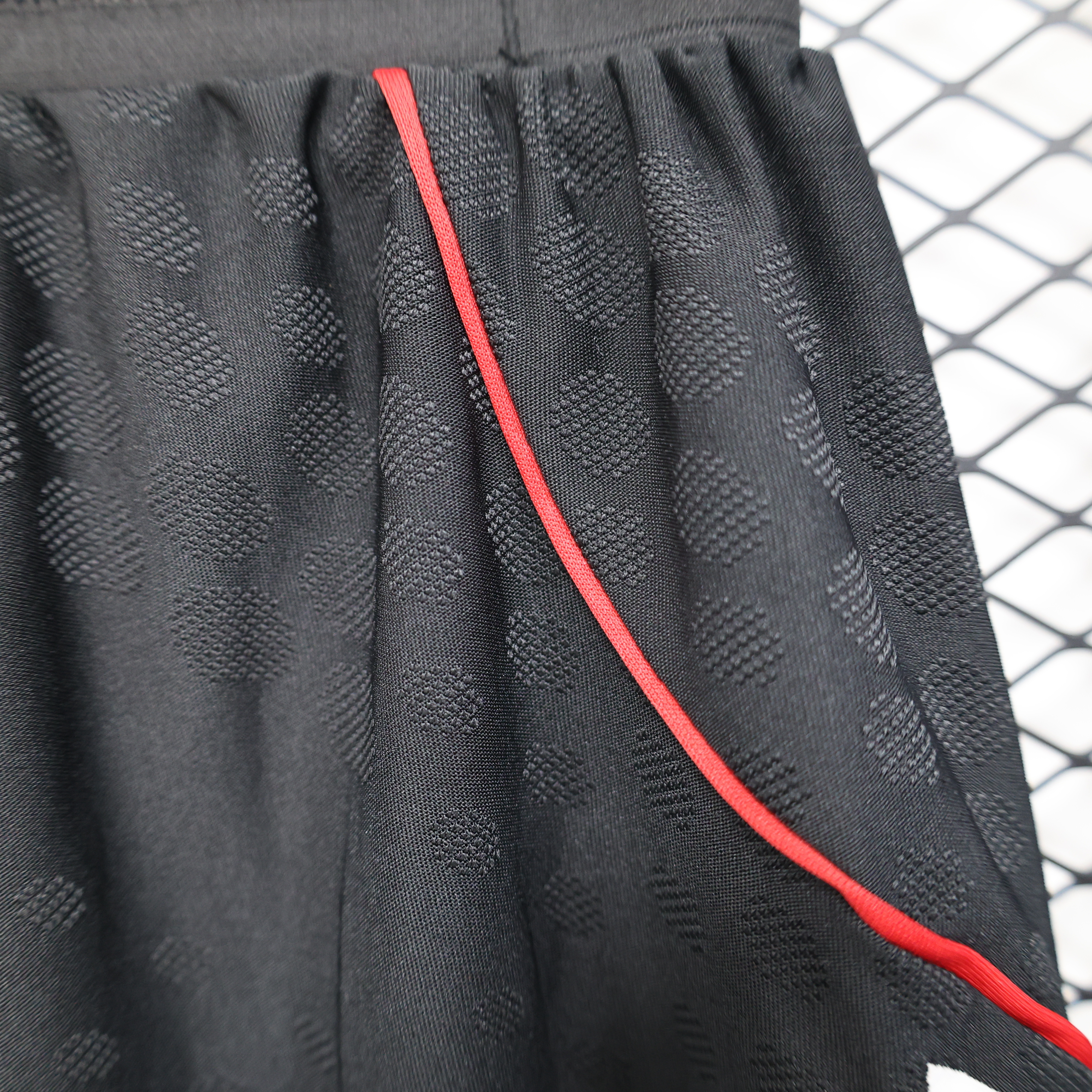 25-26 Liverpool Home Soccer Shorts Player Version - view 4