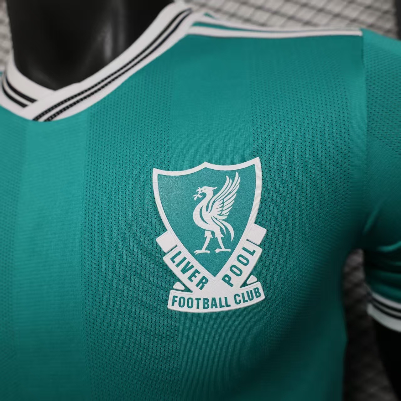 25-26 Liverpool Third Away Green Soccer Jersey - view 3