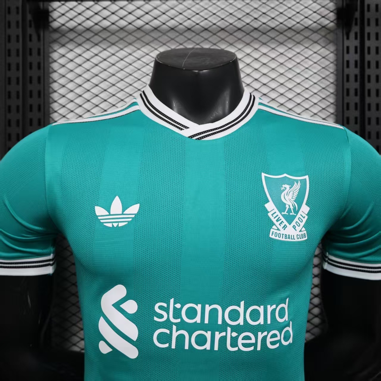 25-26 Liverpool Third Away Green Soccer Jersey - view 5
