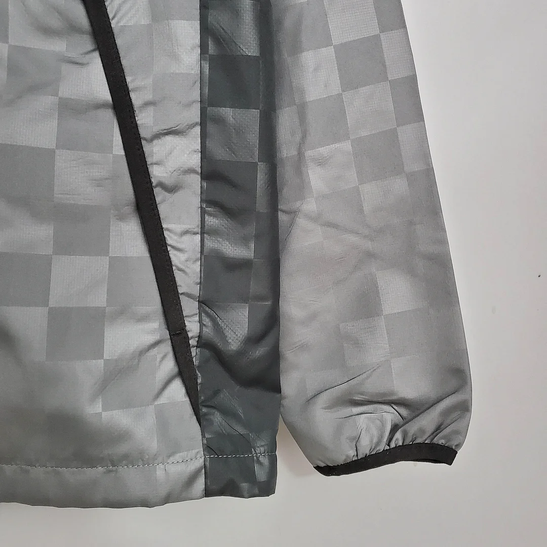 2021/2022 Liverpool Windbreaker Black-Grey Plaid Soccer Jersey 1:1 Thai Quality - view 7