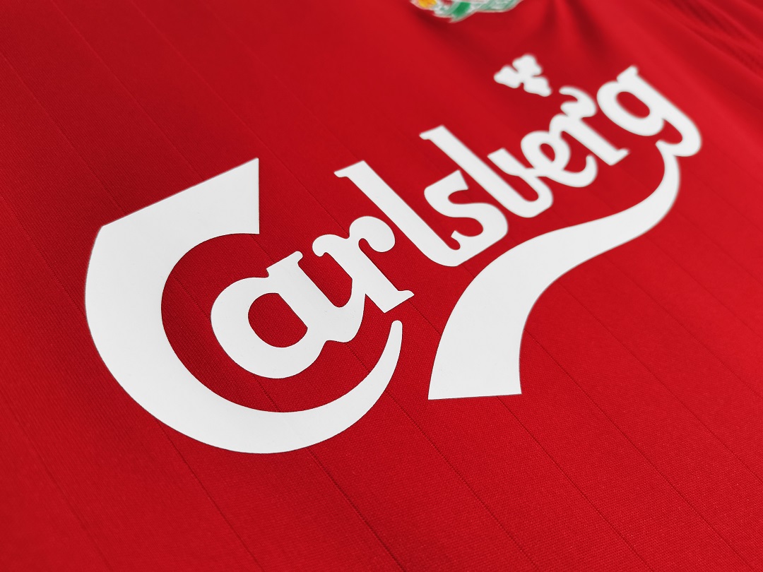 06-07 Liverpool Home Retro Jersey - view 16