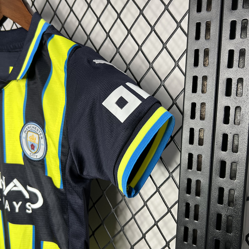 24-25 Manchester City Away Kids Kit  Jersey+Shorts - view 3