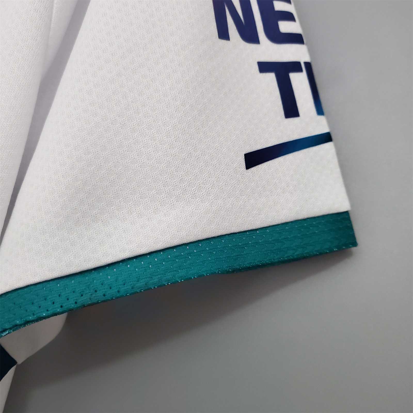 21-22 Manchester City Away Retro Jersey - view 9
