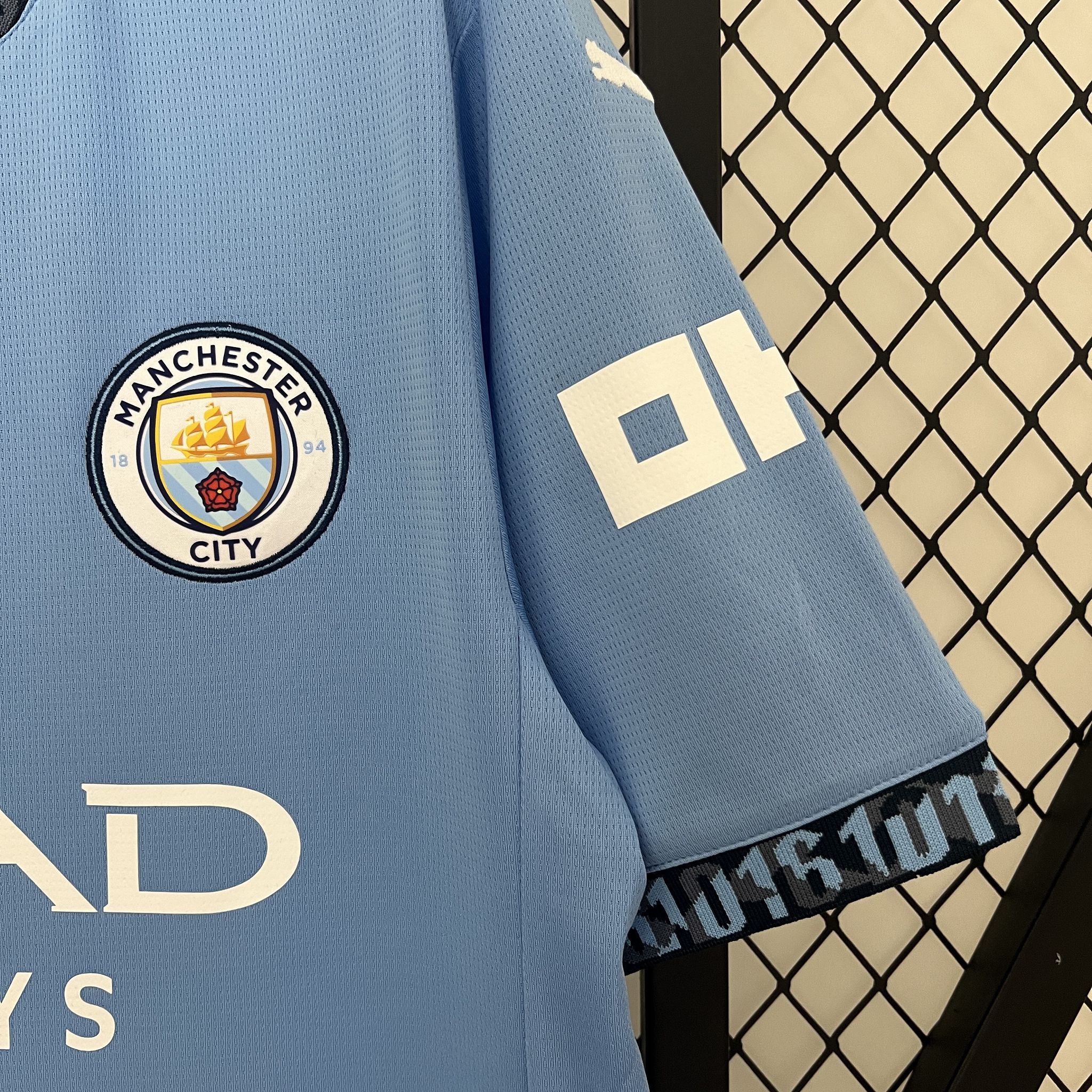 24-25 Manchester City Home Jersey - view 9