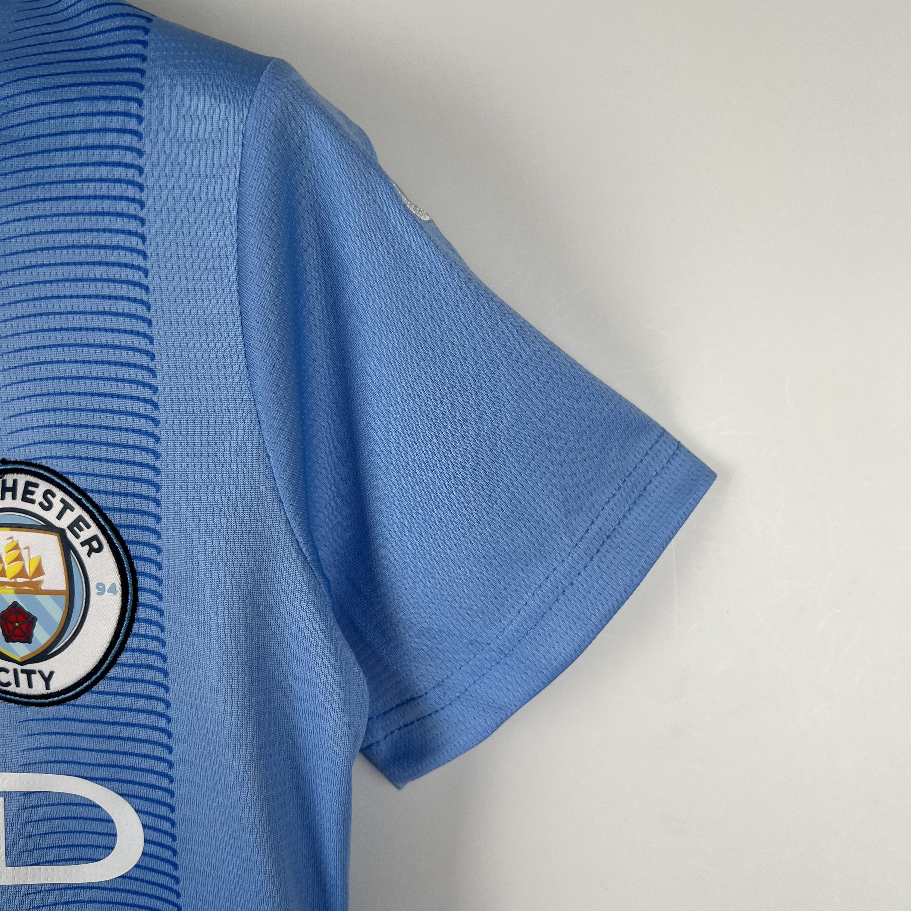 23-24 Manchester City Home Women Jersey - view 4