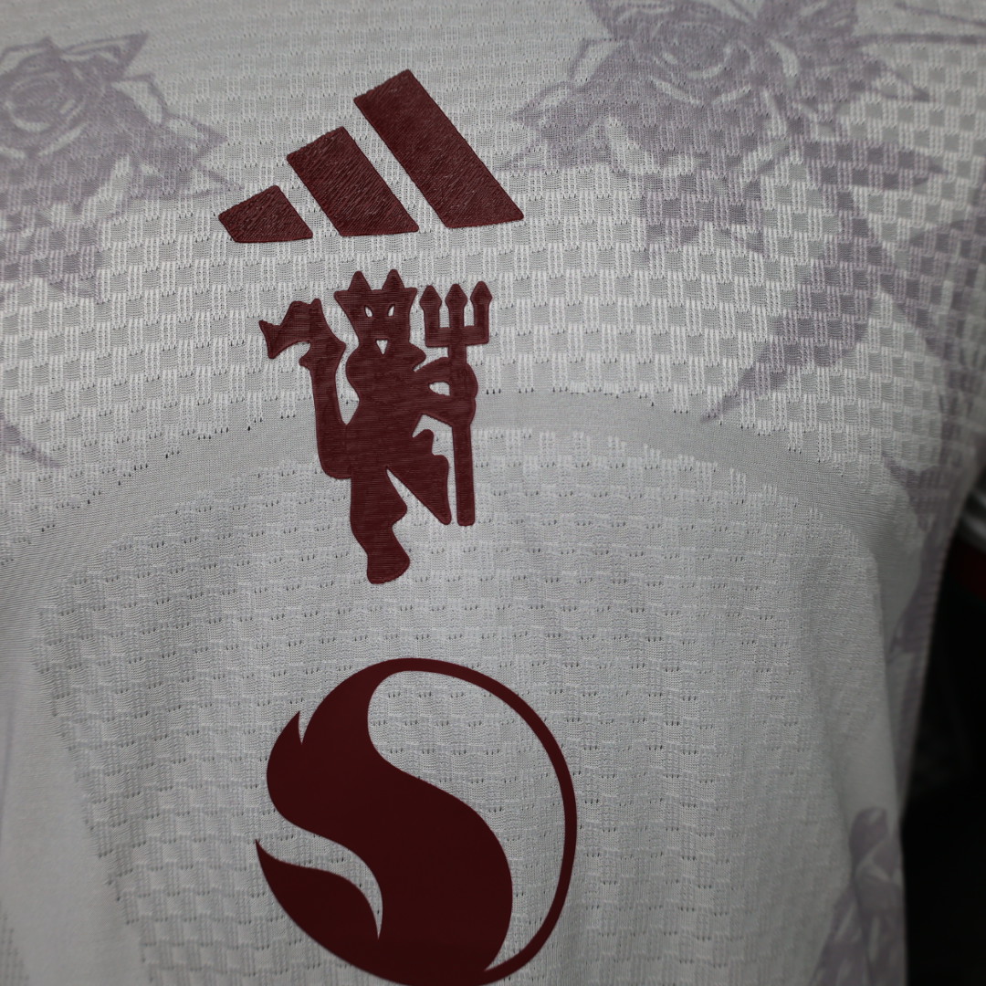 26-27 Manchester United Special Soccer Jersey - view 4