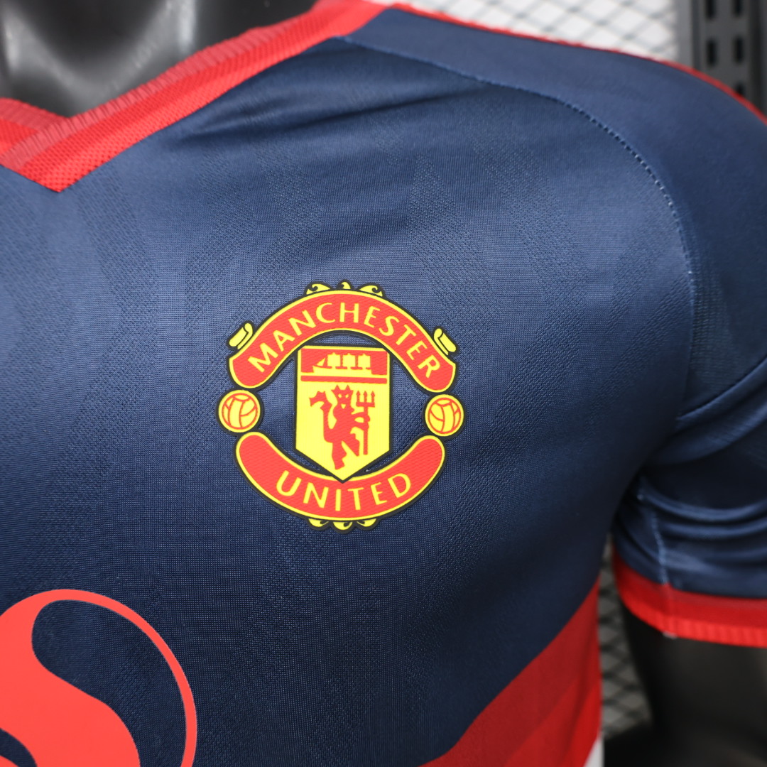 26-27 Manchester United Retro Style Soccer Jersey - view 5