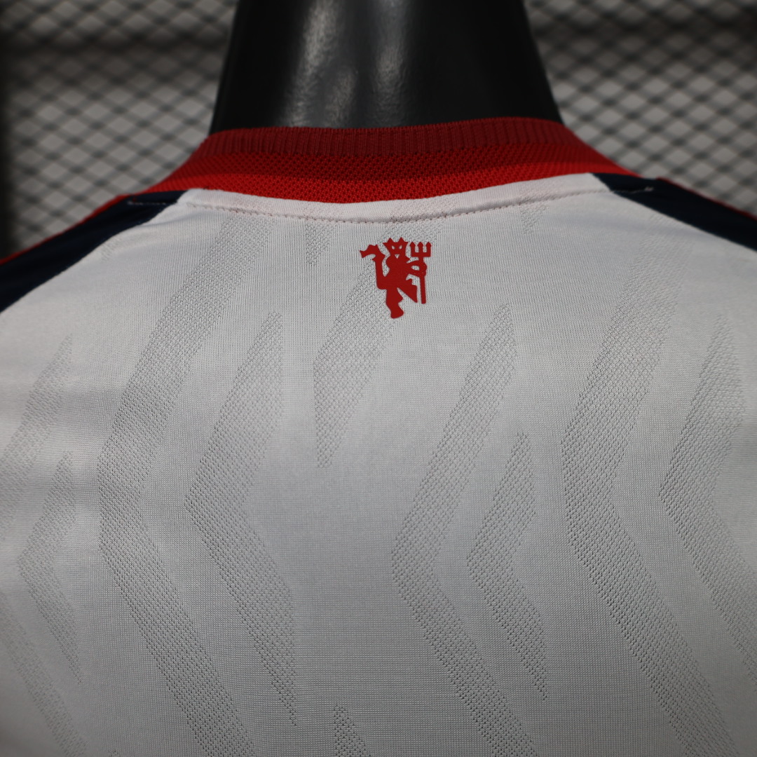 26-27 Manchester United Retro Style Soccer Jersey - view 6