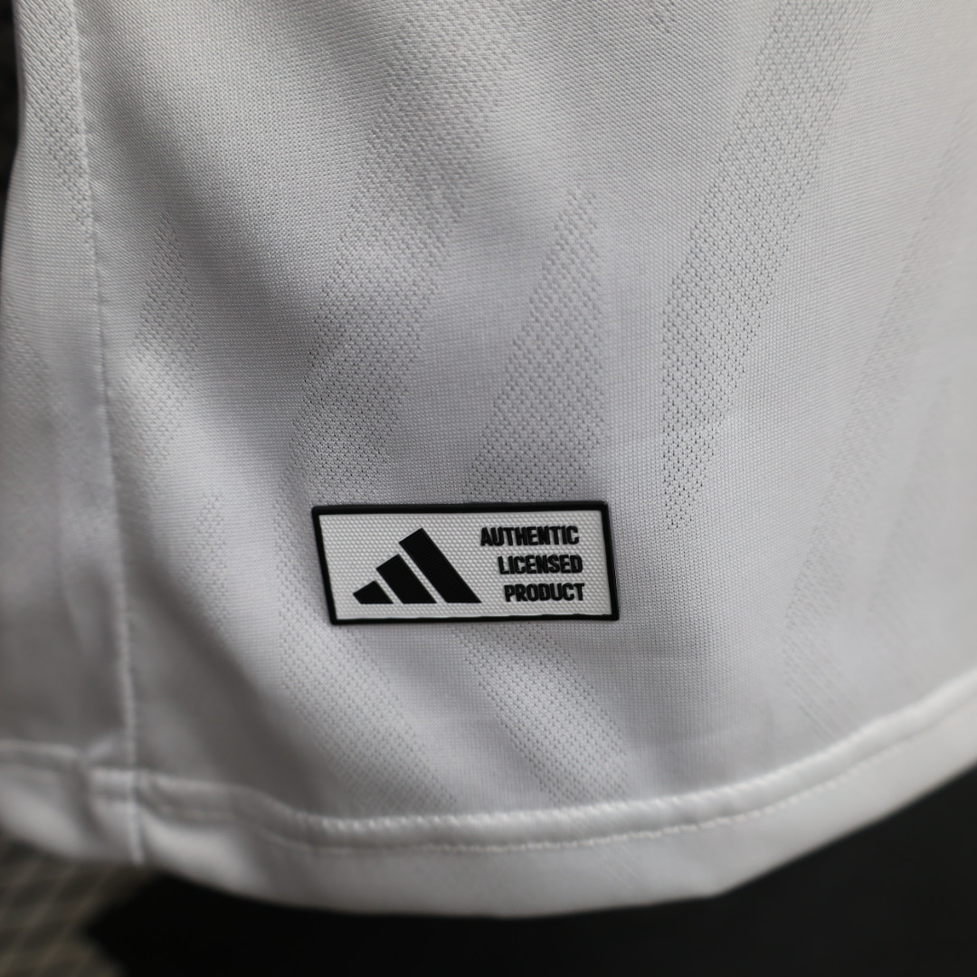 26-27 Manchester United Retro Style Soccer Jersey - view 7