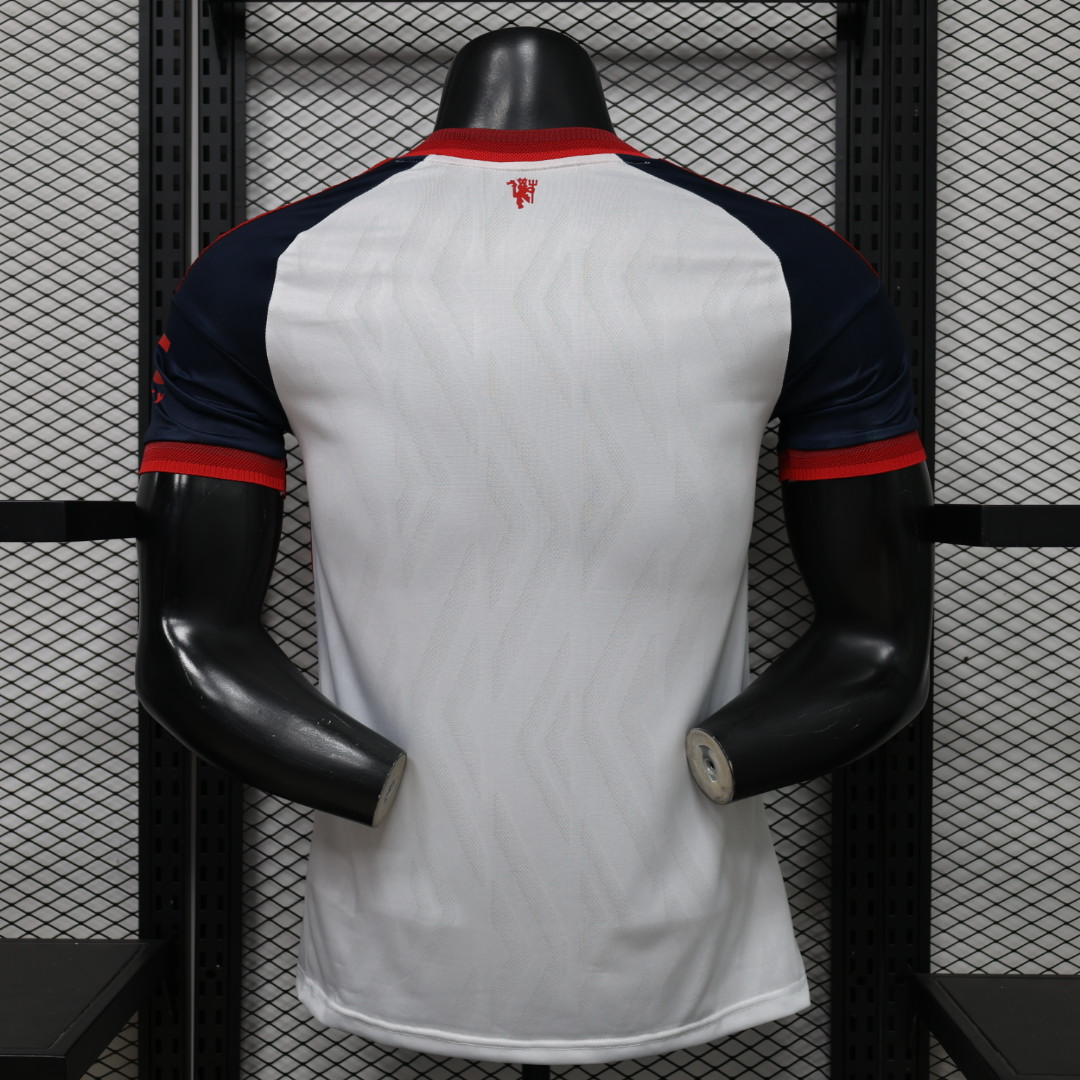 26-27 Manchester United Retro Style Soccer Jersey - view 8