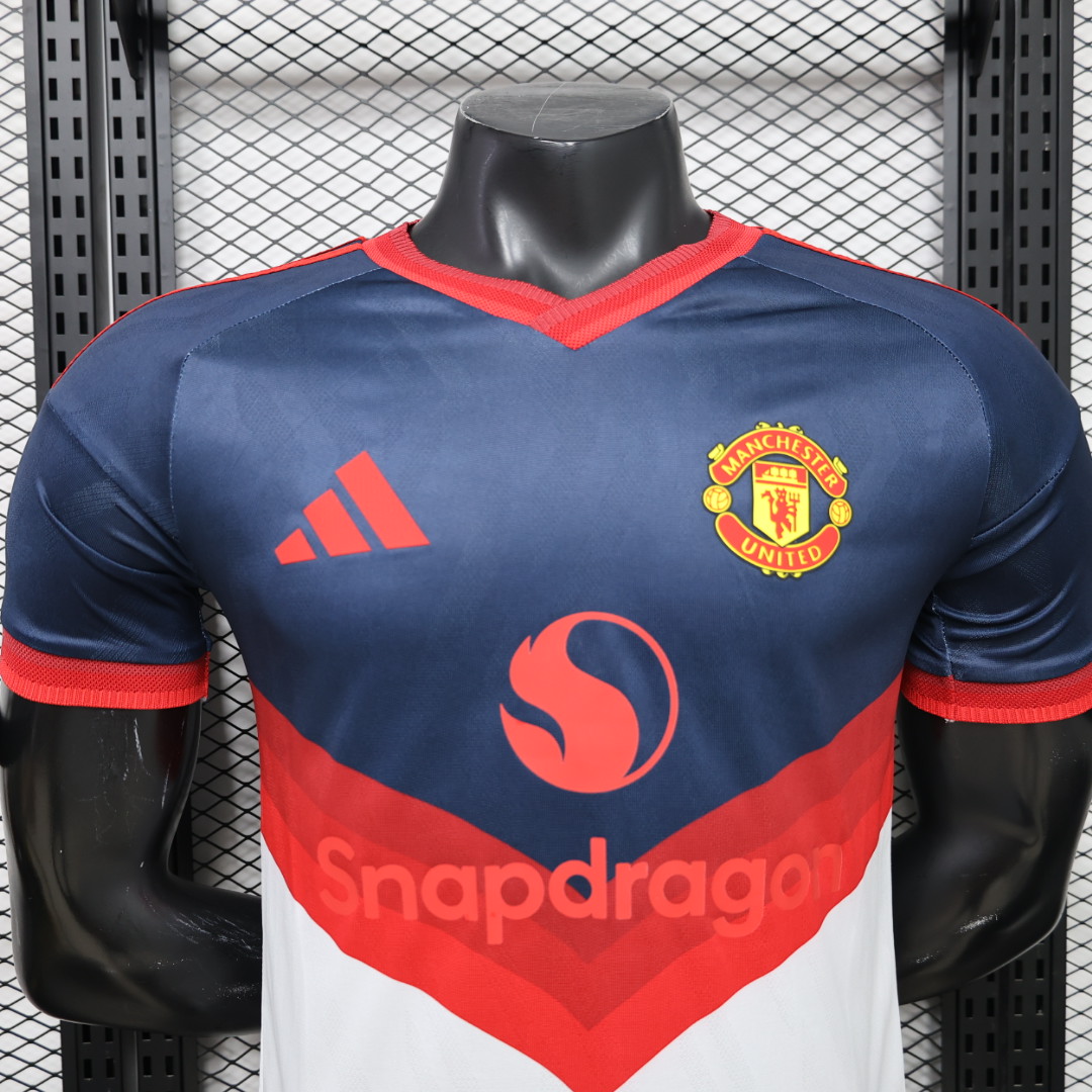 26-27 Manchester United Retro Style Soccer Jersey - view 10