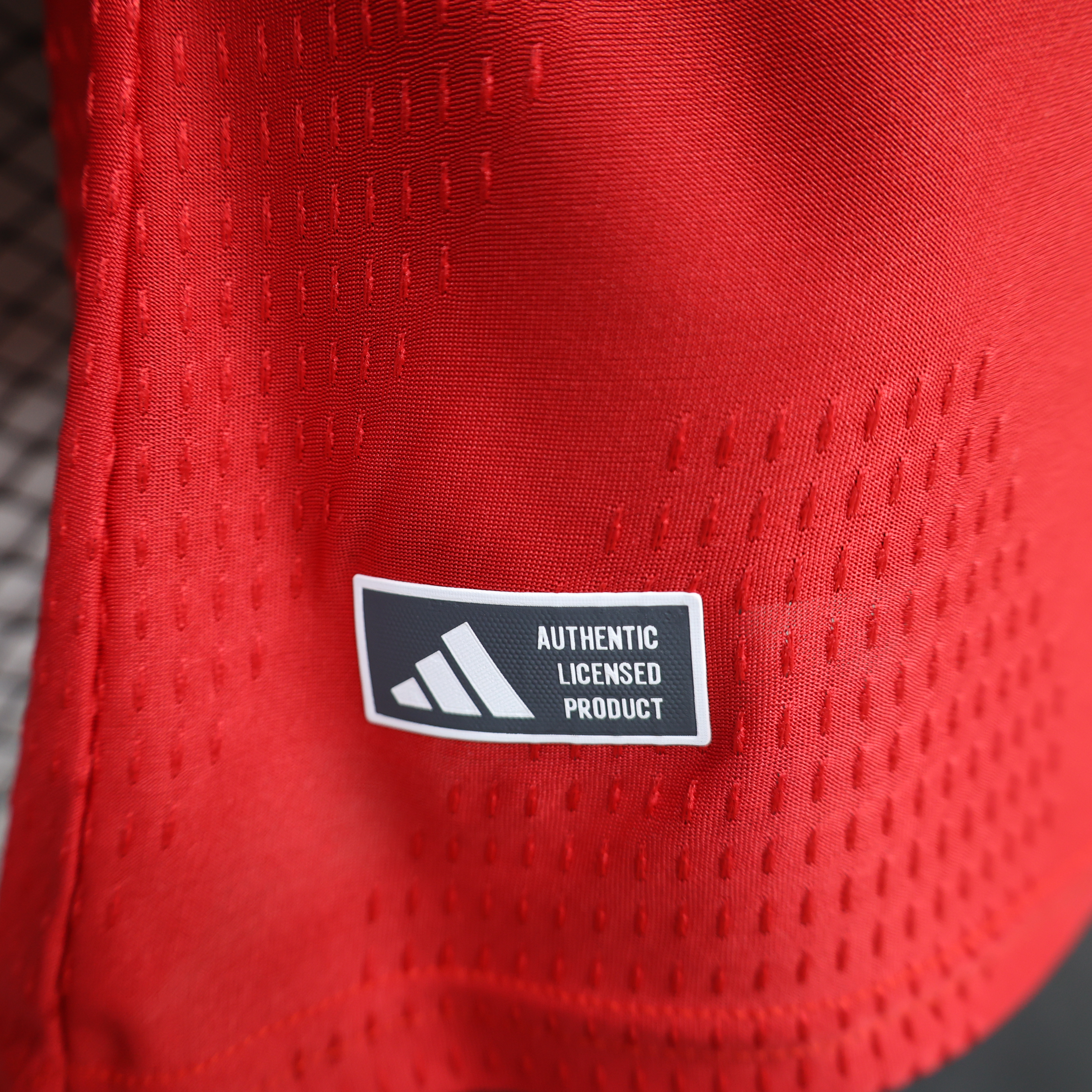 26-27 Manchester United Home Soccer Jersey Player Version - view 3