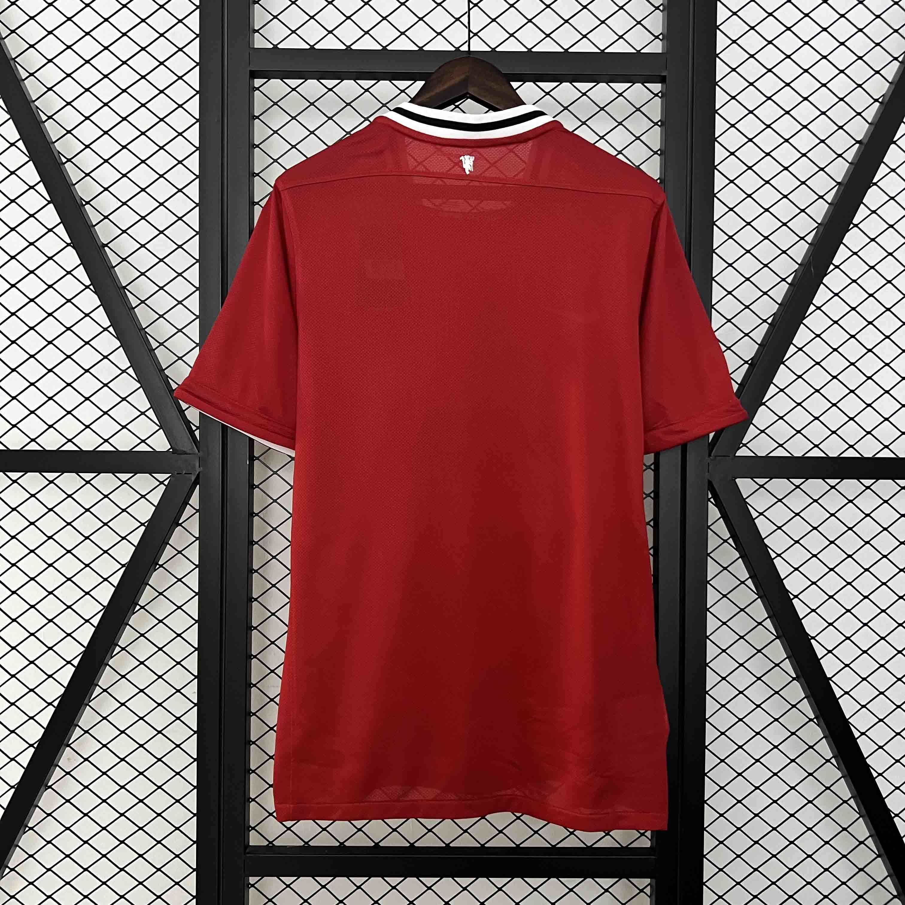 11-12 Manchester United Home Retro Jersey - view 3