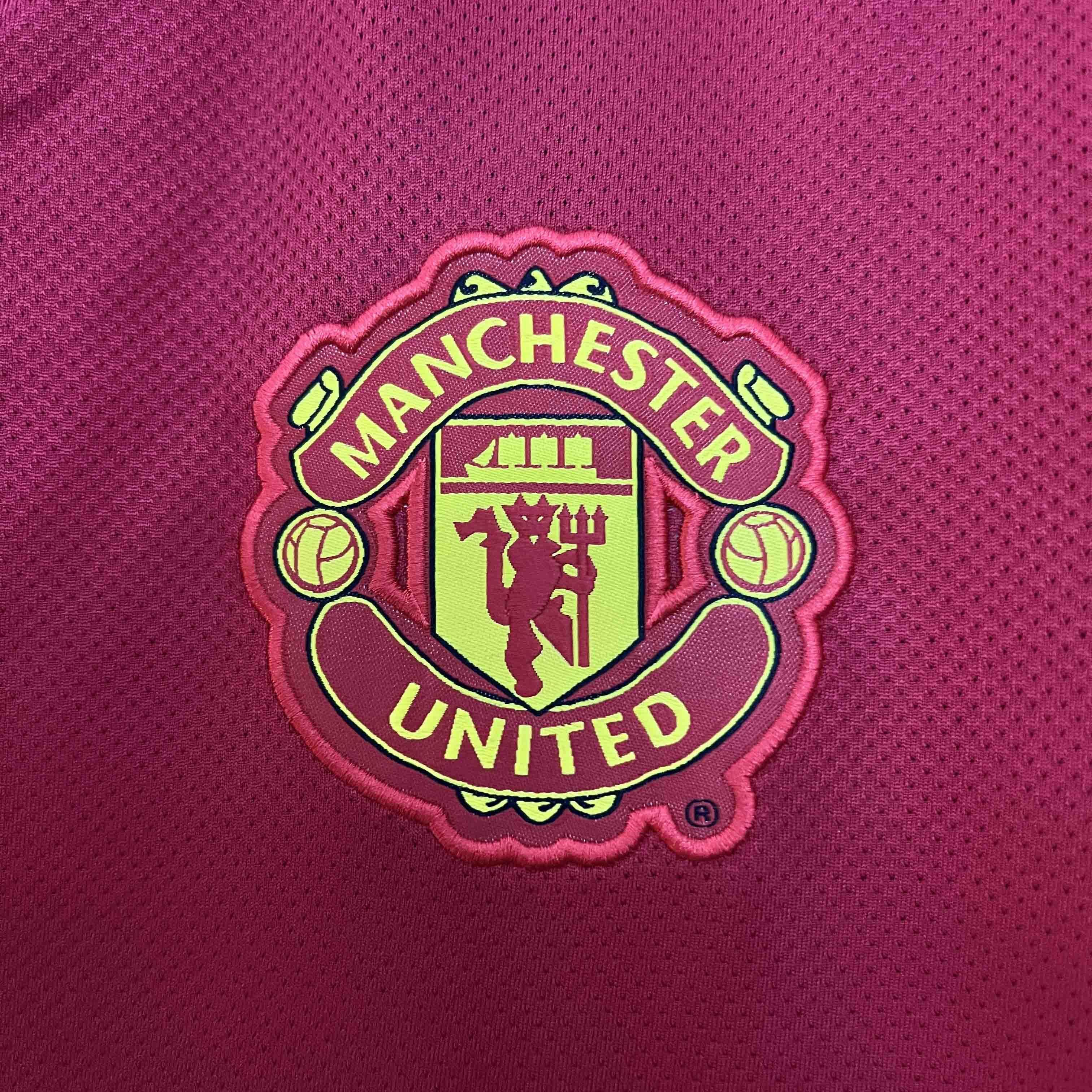 11-12 Manchester United Home Retro Jersey - view 4