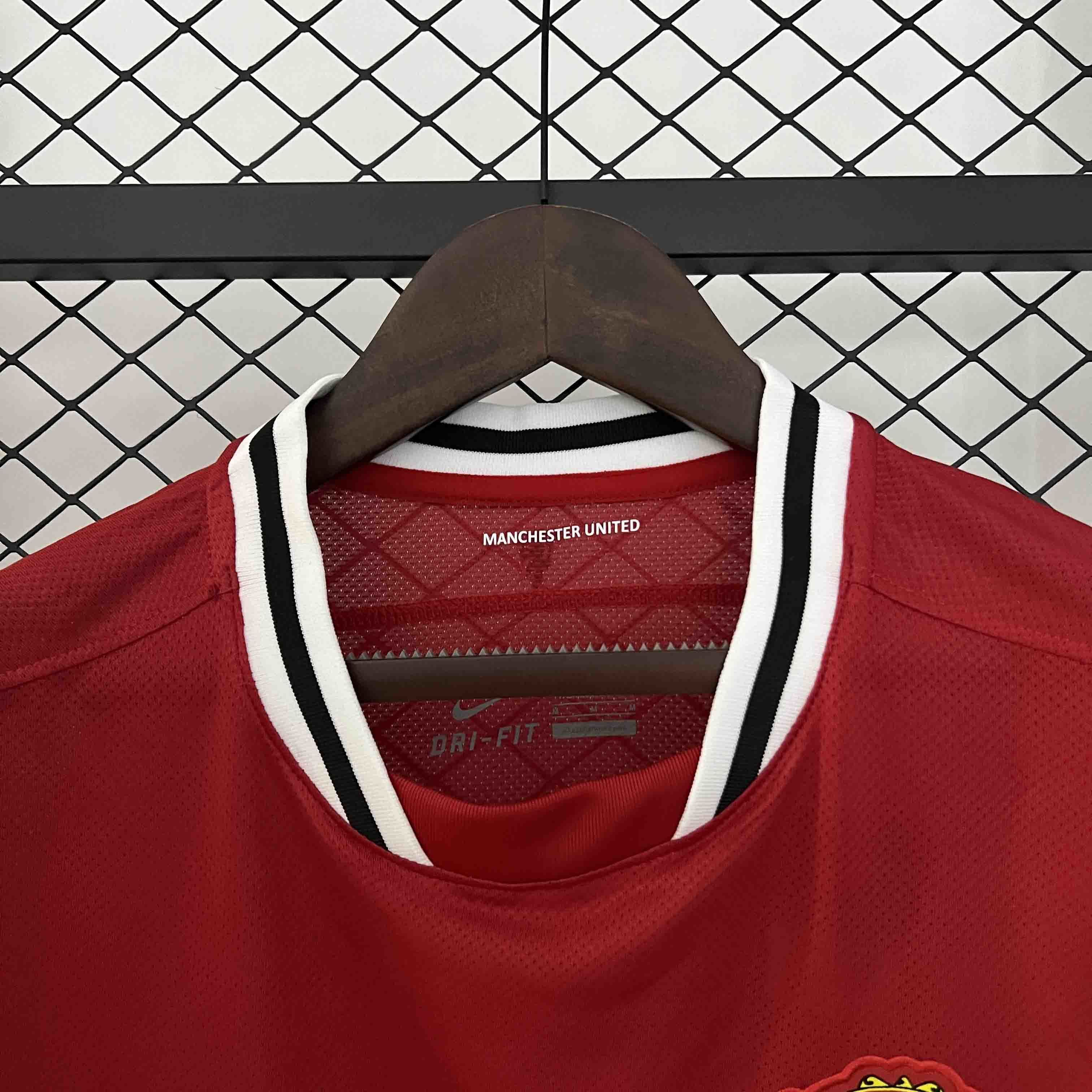 11-12 Manchester United Home Retro Jersey - view 5