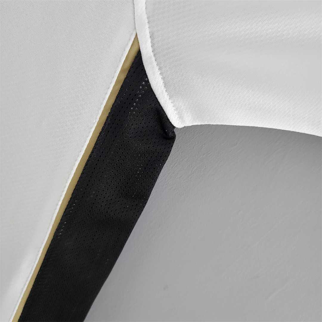 2006-07 Manchester United Home Retro Soccer Jersey - view 6