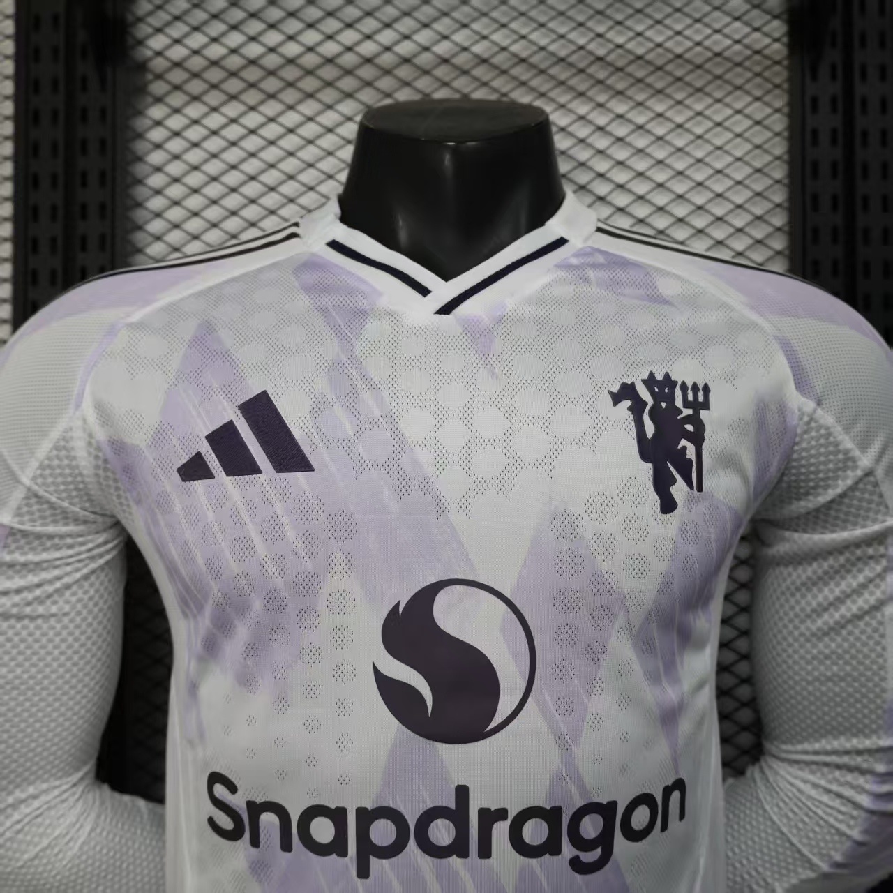 25-26 Manchester United Away Soccer Jersey Long Sleeve - view 10