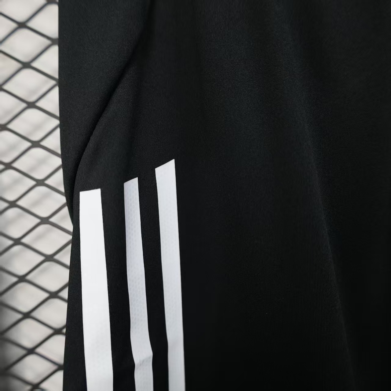 25-26 Manchester United Away Shorts Player Version - view 3
