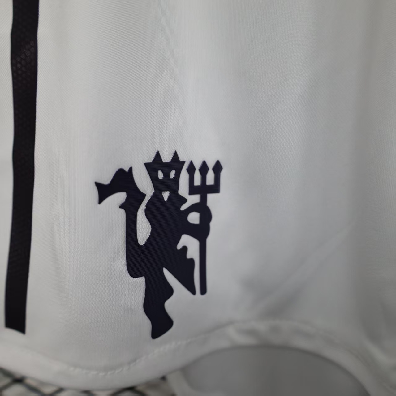25-26 Manchester United Home Shorts White Player Version - view 7
