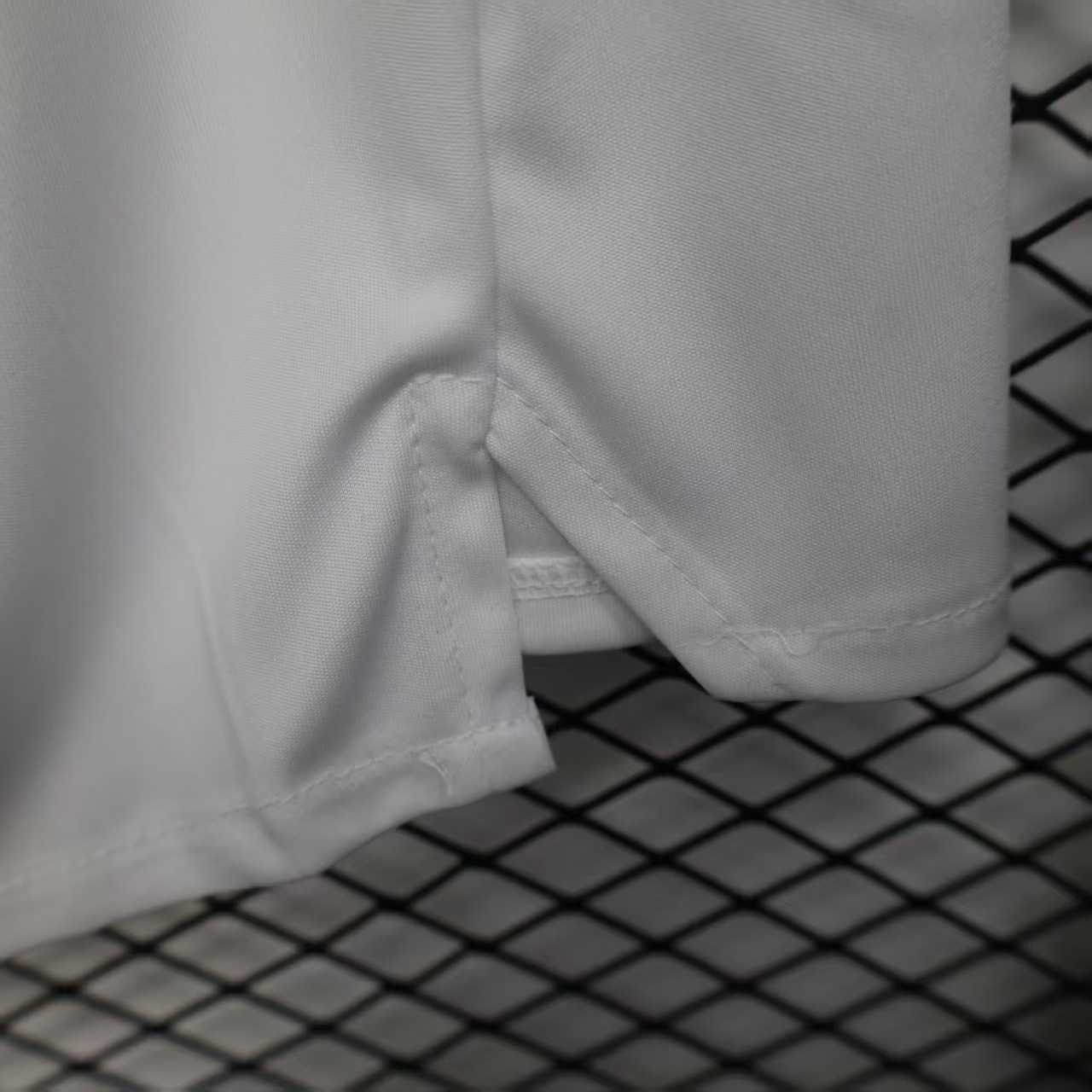 25-26 Manchester United Home Shorts White Player Version - view 8