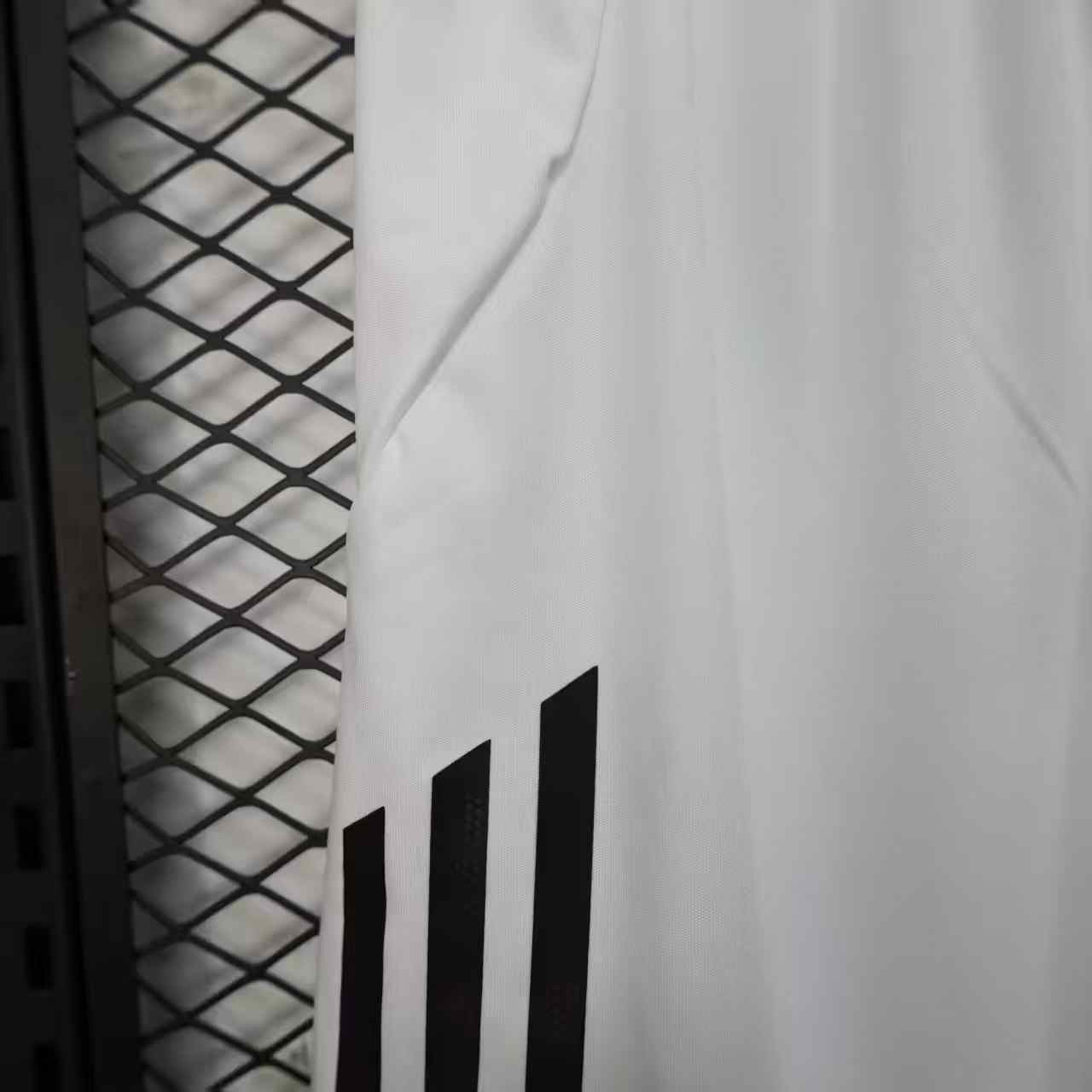25-26 Manchester United Home Shorts White Player Version - view 9
