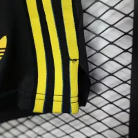 25-26 Manchester United Home Shorts Player Version - view 4