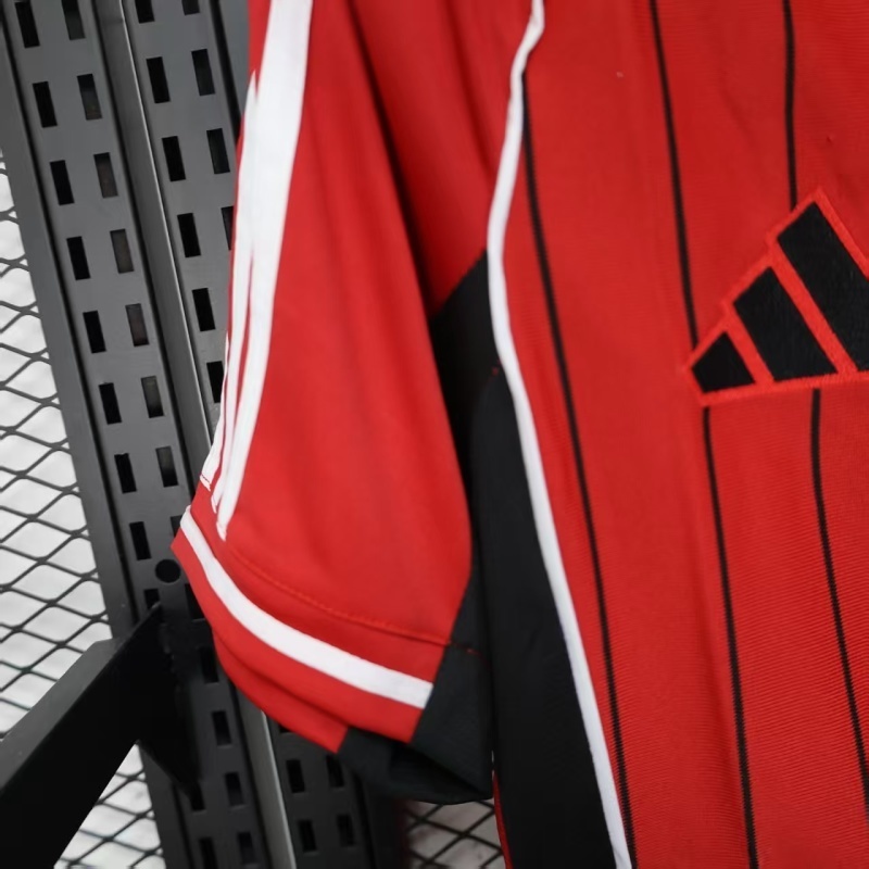 25-26 Manchester United Red Baseball Soccer Jersey - view 10