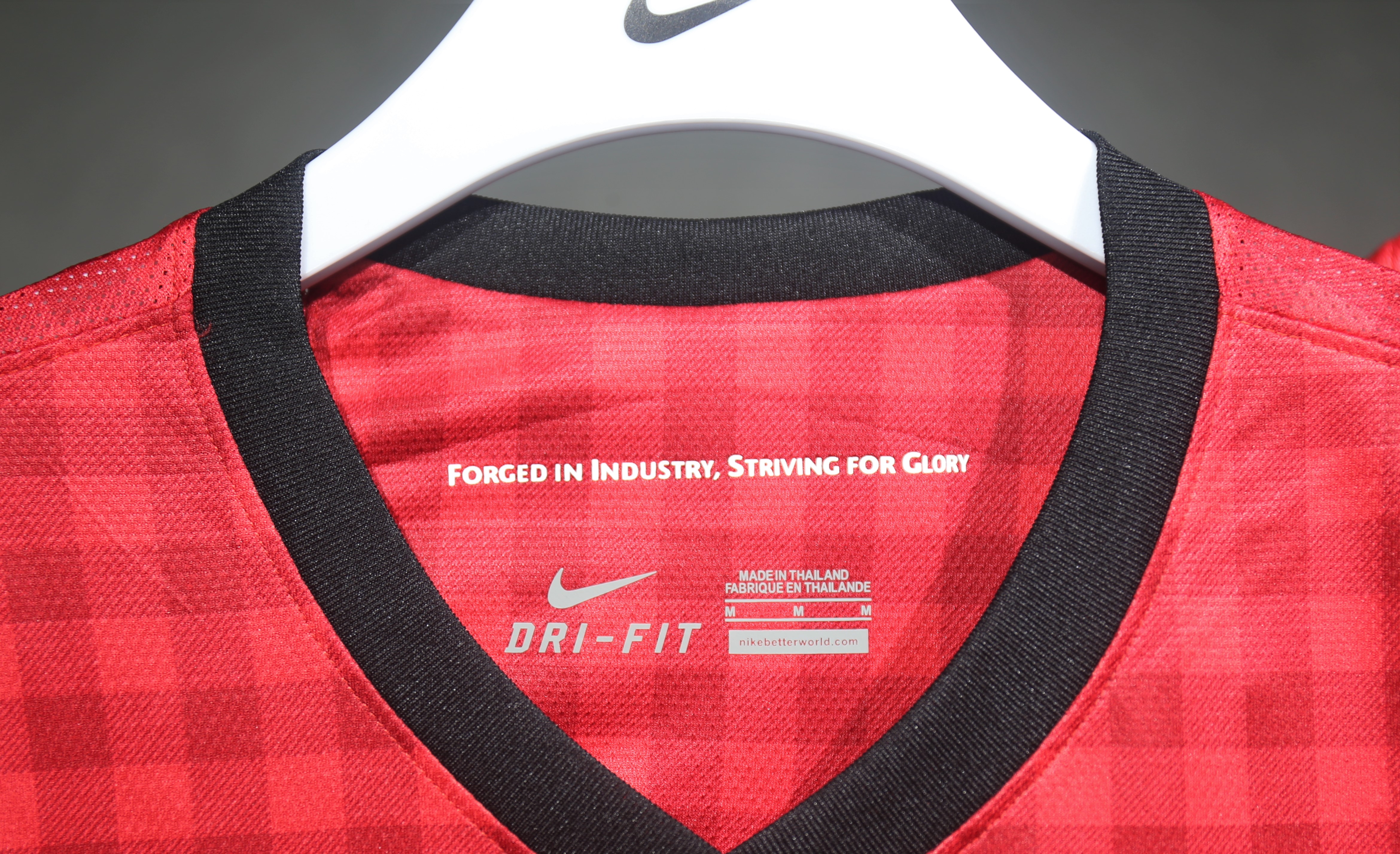 12-13 Manchester United Home Retro Jersey Player Edtion - view 16