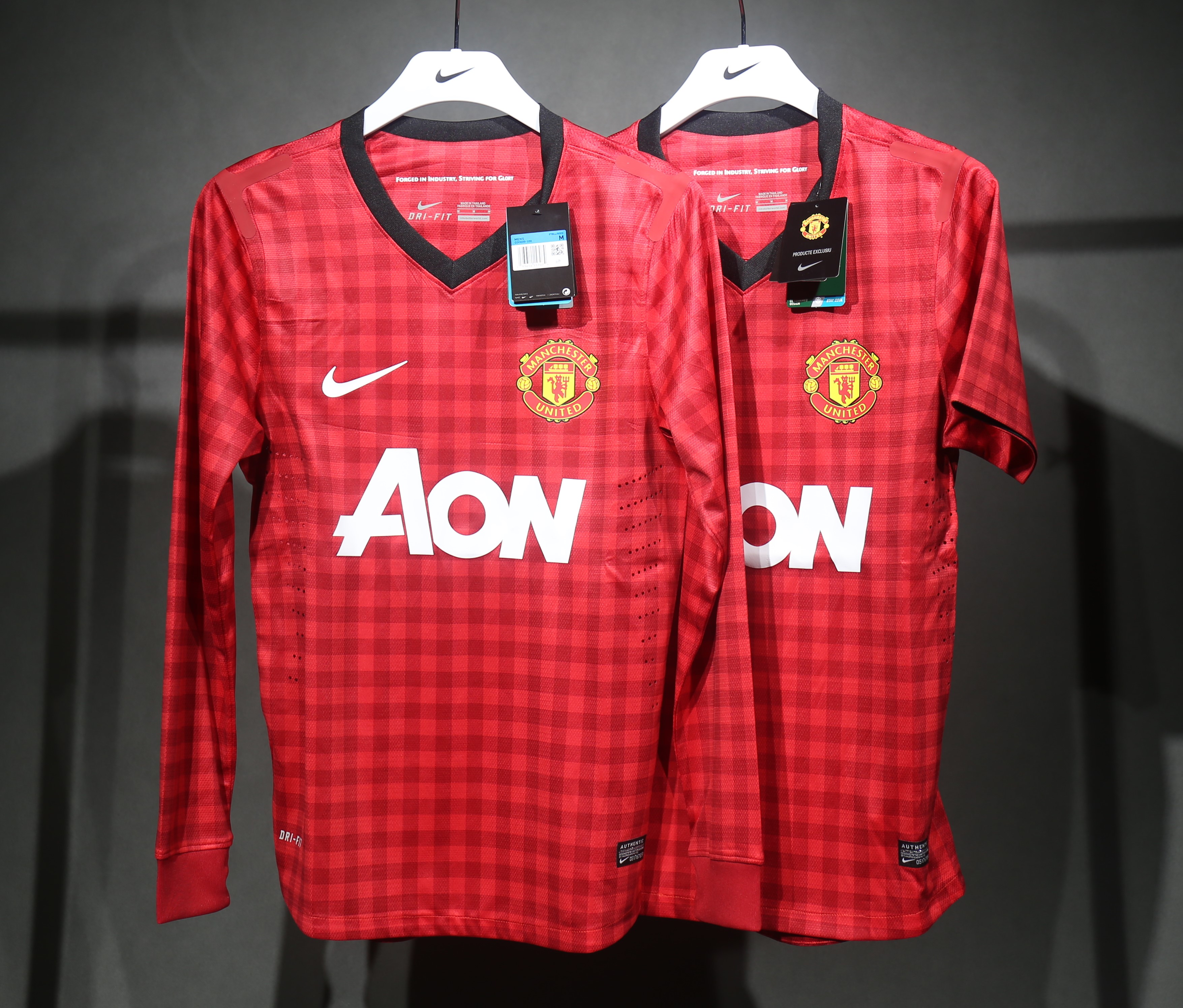 12-13 Manchester United Home Retro Jersey Player Edtion - view 17