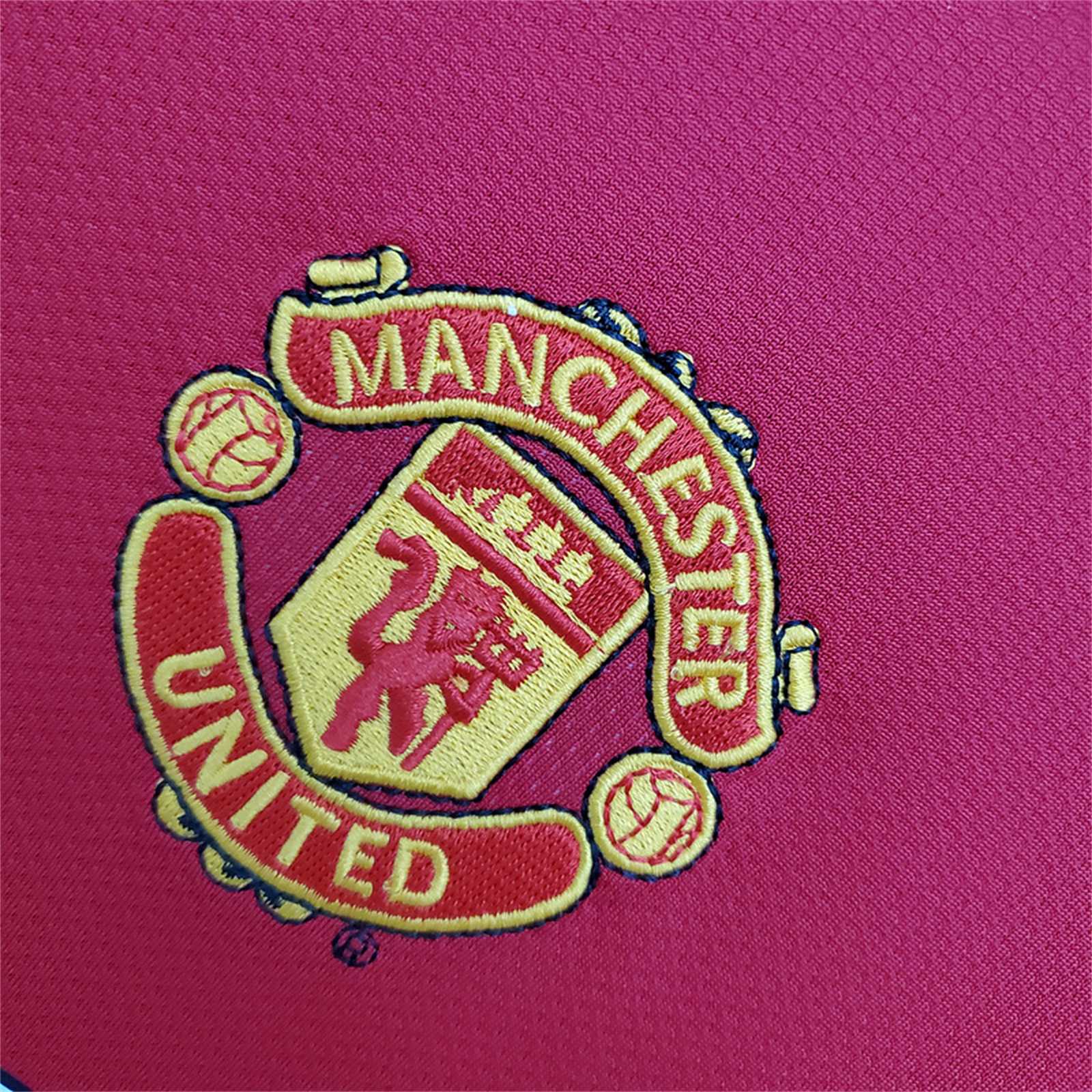 04-06 Manchester United Home Retro Jersey - view 6