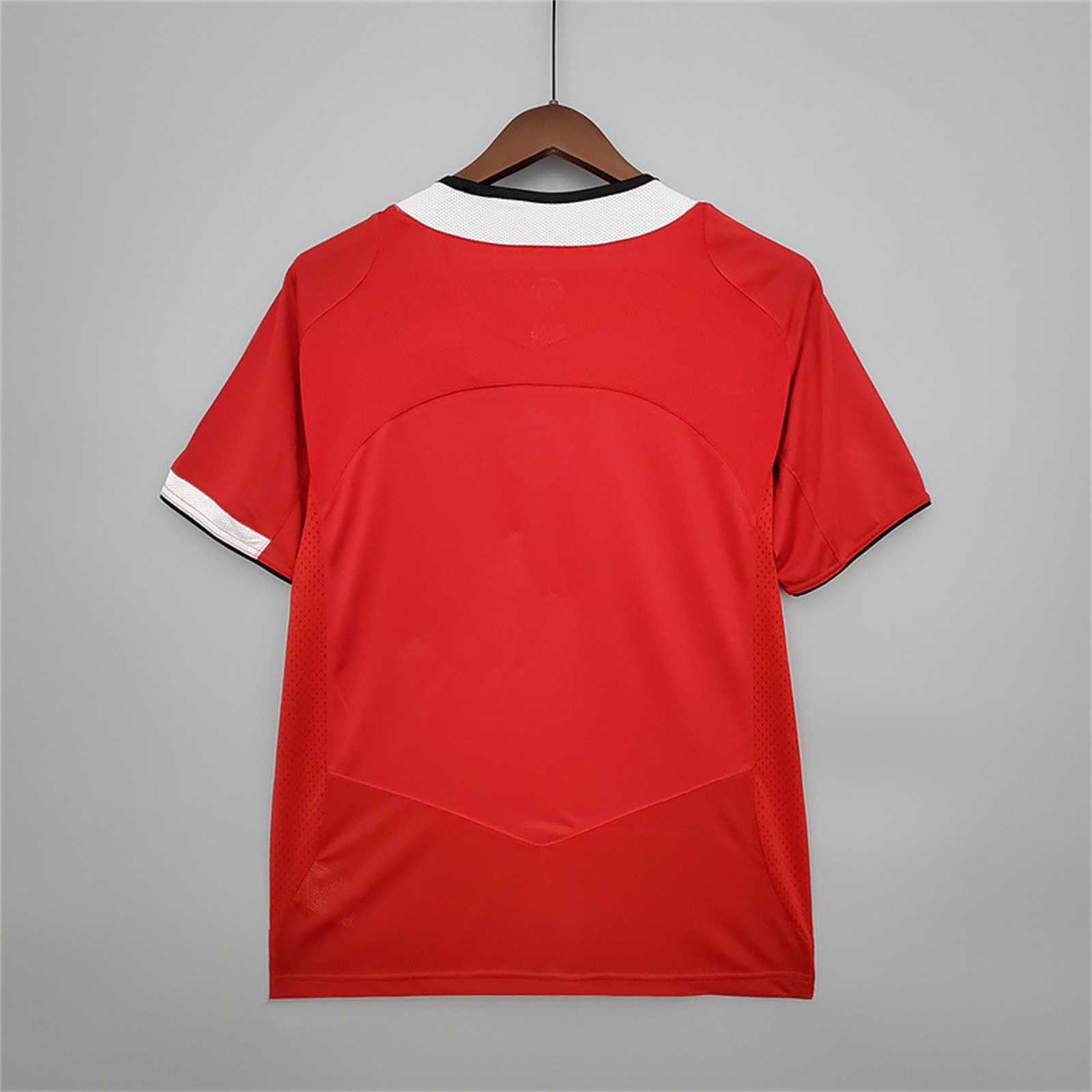 04-06 Manchester United Home Retro Jersey - view 7