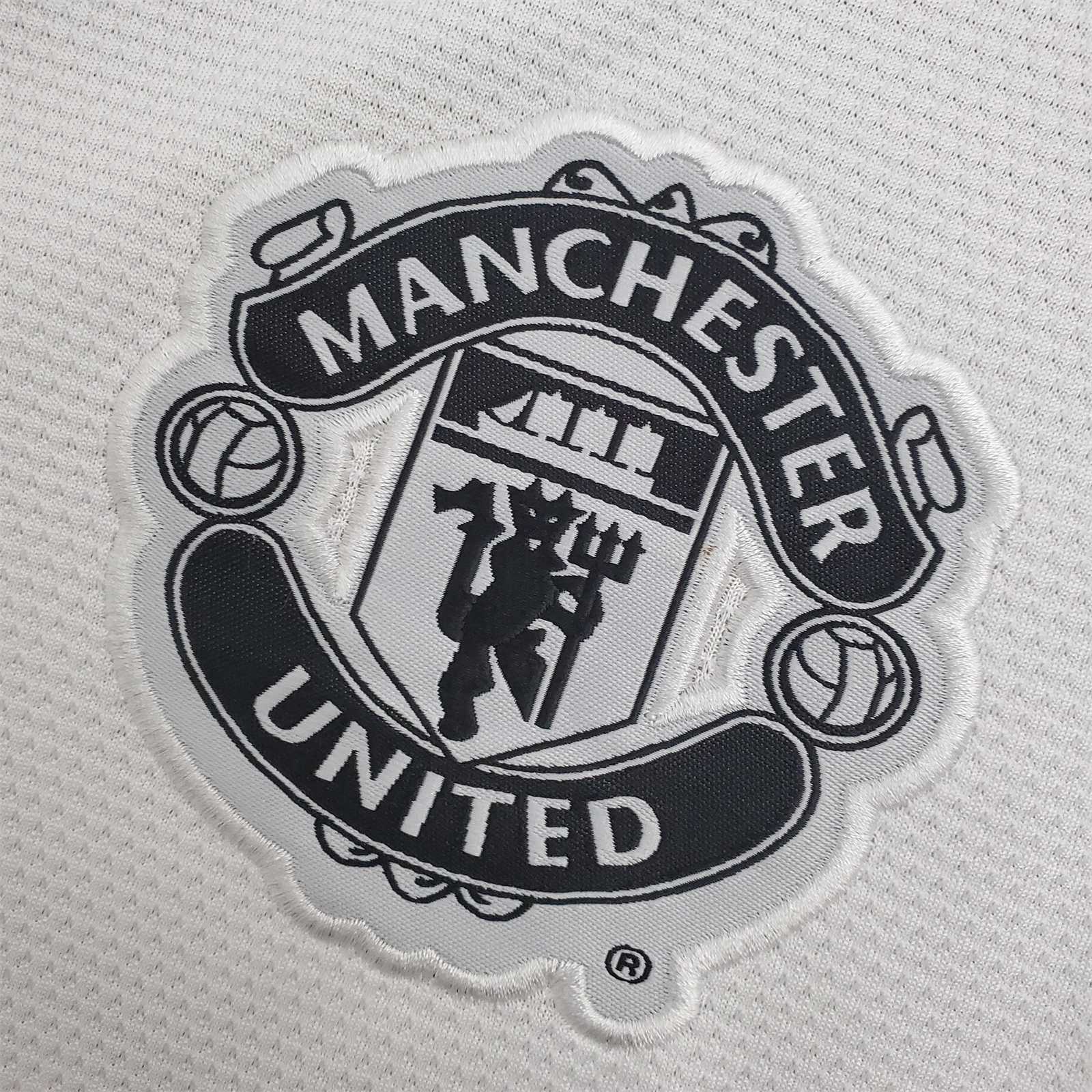 12-13 Manchester United Away Retro Jersey - view 5