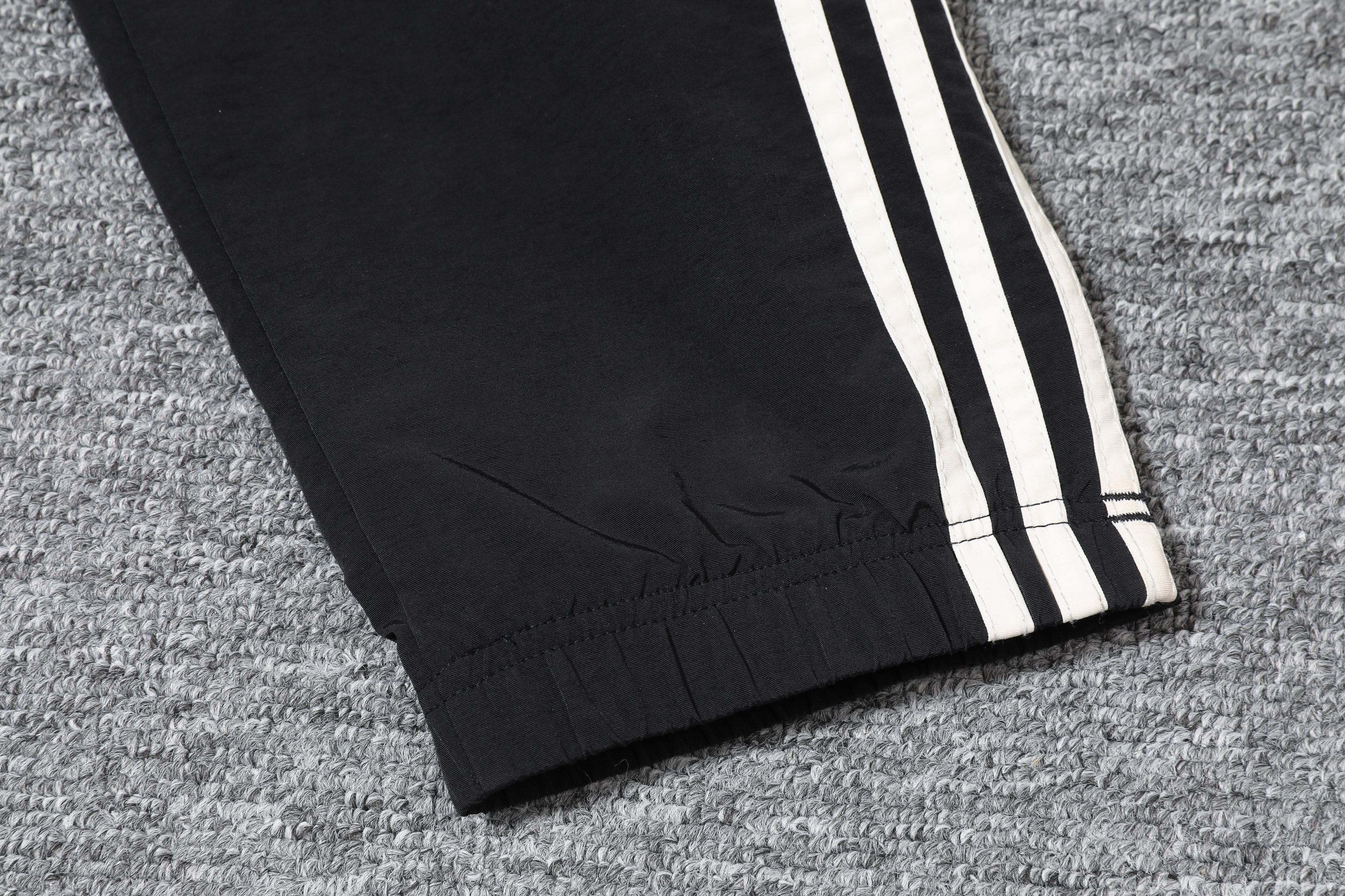2024-2025 Manchester United Retro Jersey Windbreaker Top+Pants Grey - view 14
