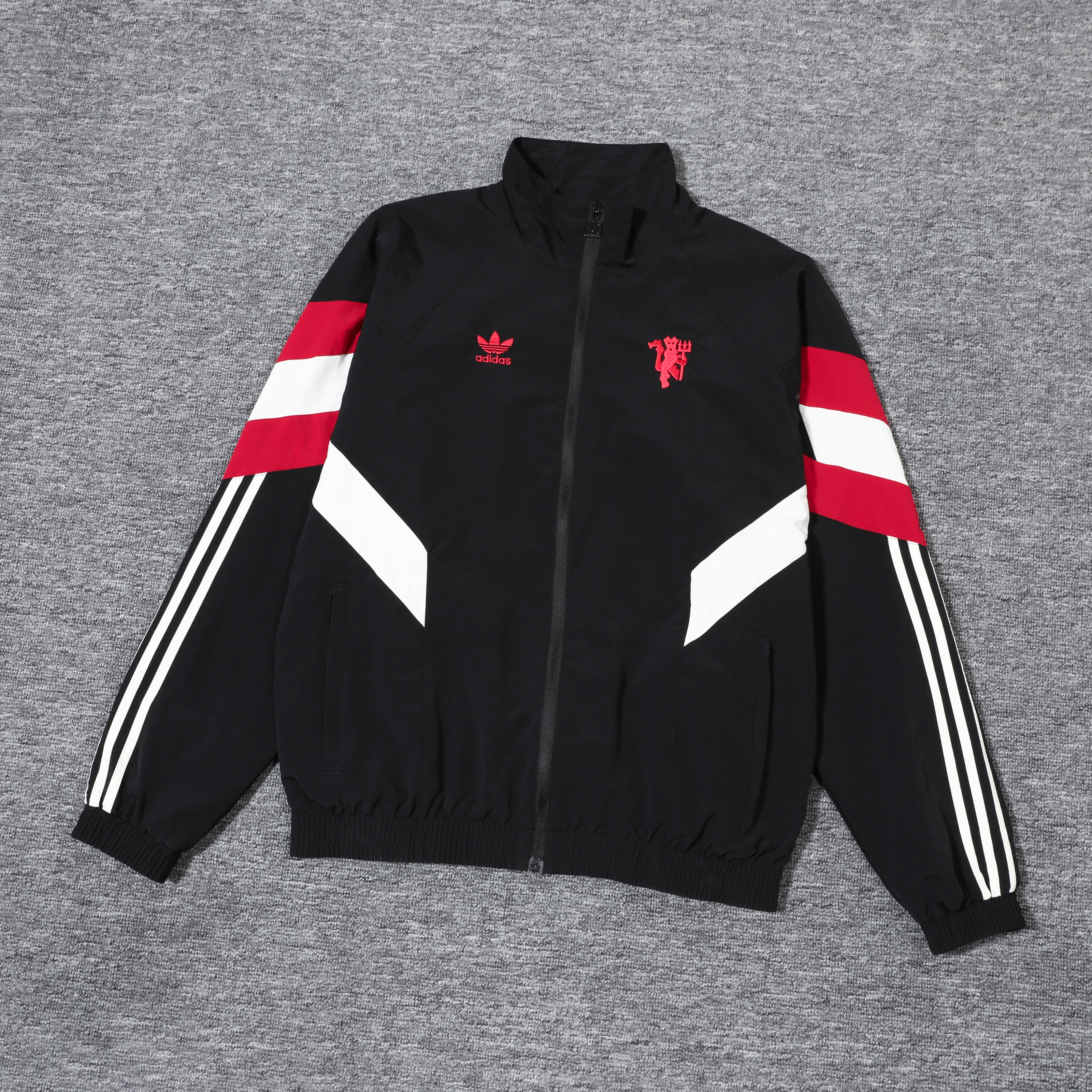 2024-2025 Manchester United Retro Jersey Windbreaker Top+Pants Grey - view 28