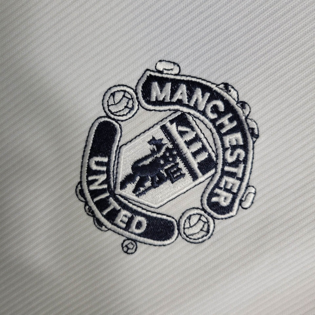 99-00 Manchester United Home Retro Jersey - view 7