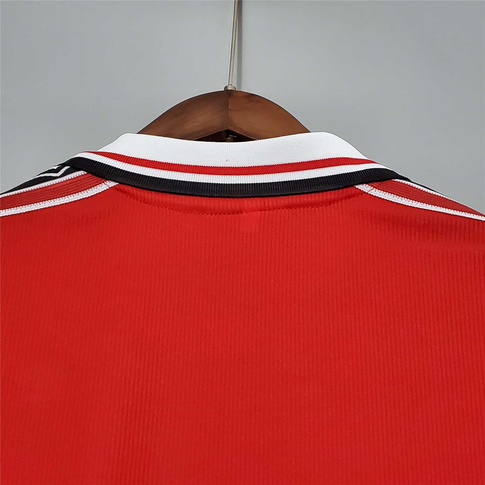 1998-1999 Manchester United Home Retro Jersey Long Sleeve - view 7