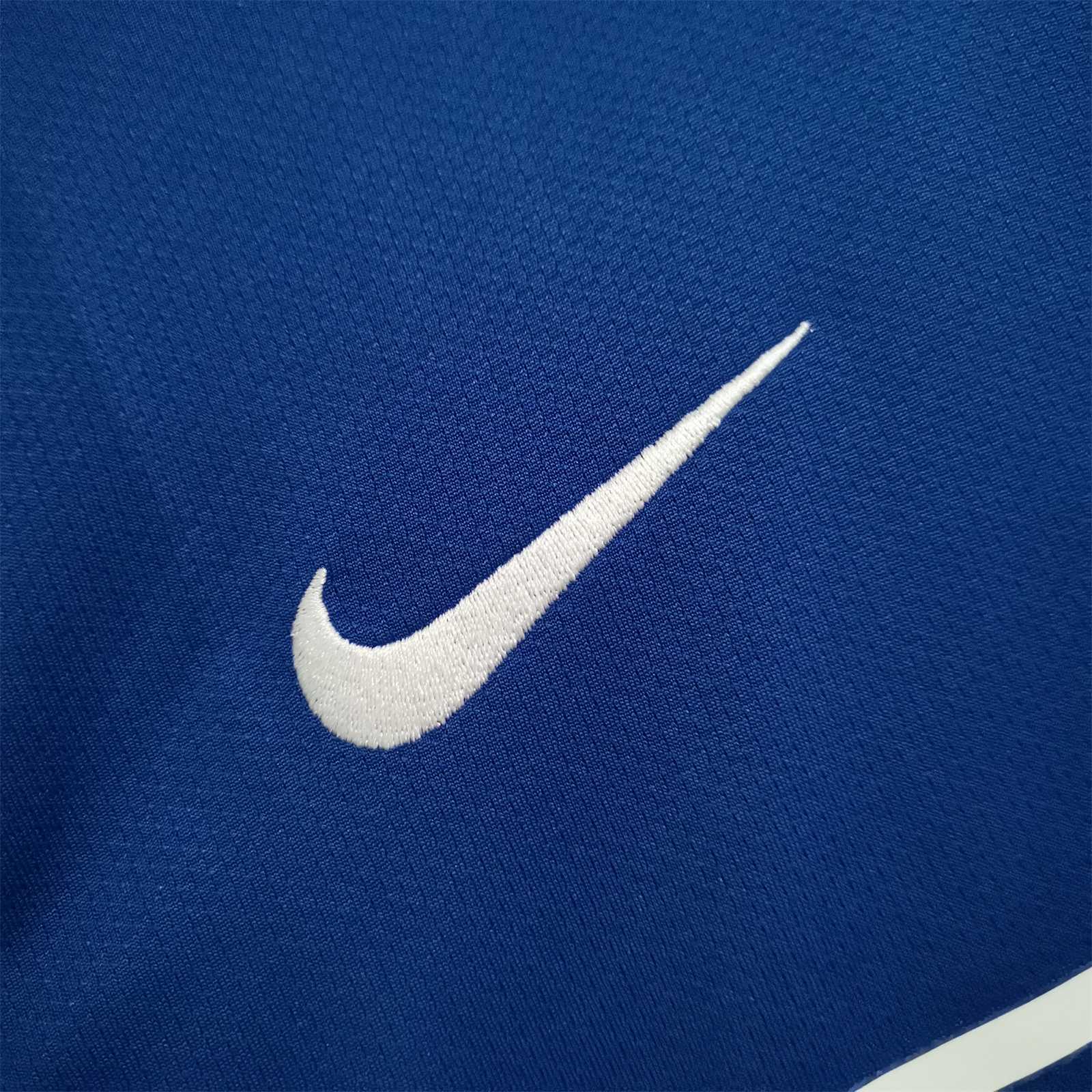 08-09 Manchester United Home Retro Jersey Long Sleeve - view 13