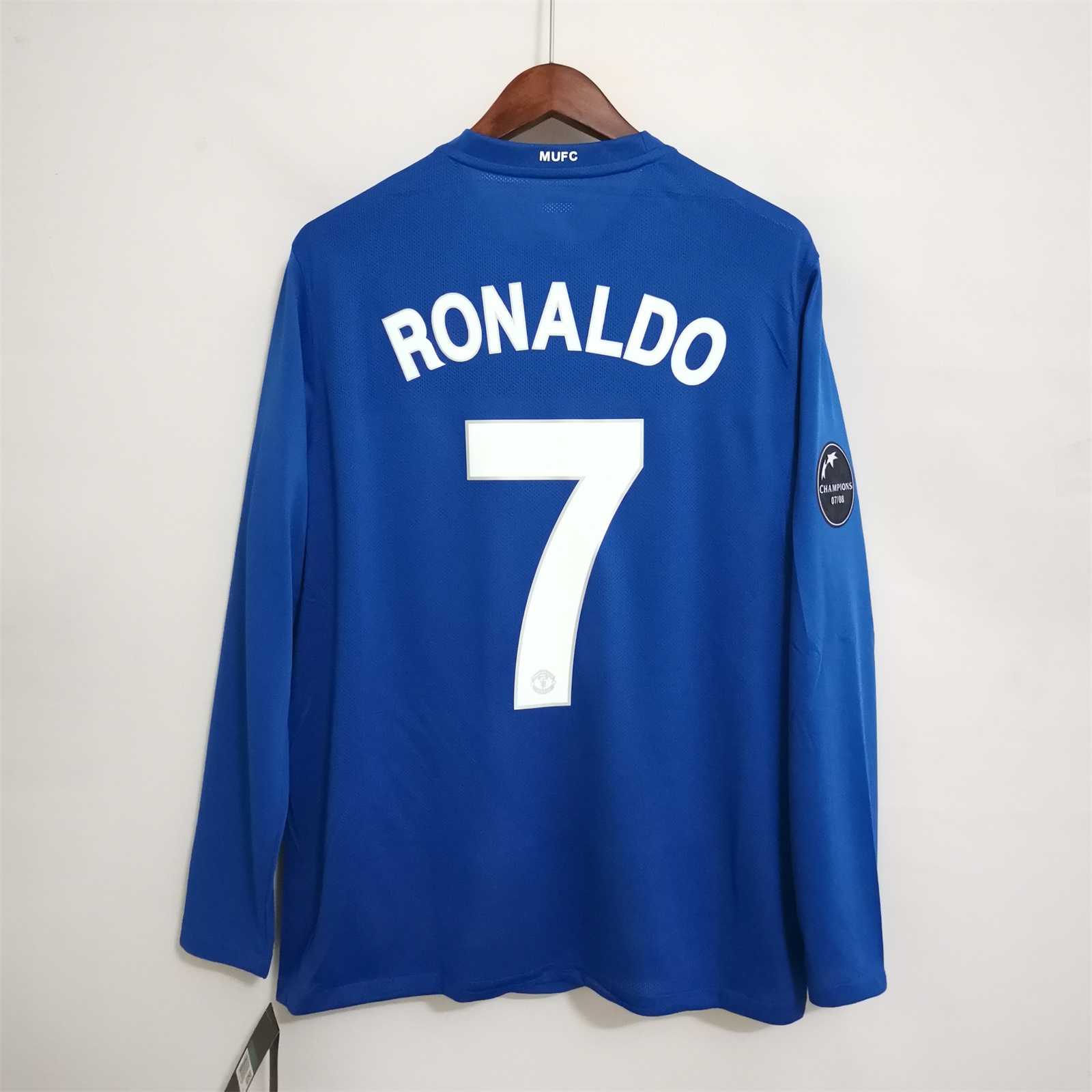 08-09 Manchester United Home Retro Jersey Long Sleeve - view 16