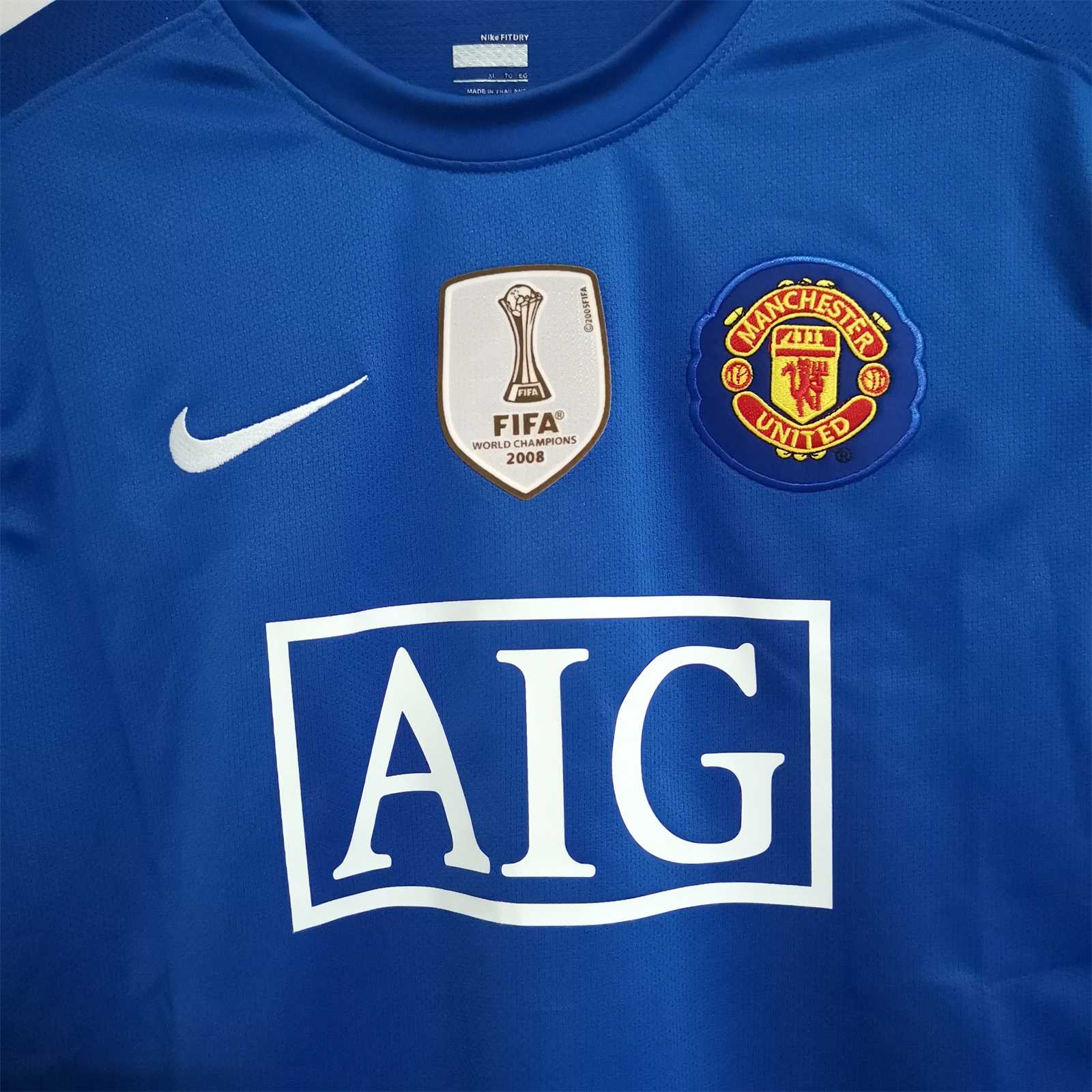 08-09 Manchester United Home Retro Jersey Long Sleeve - view 4