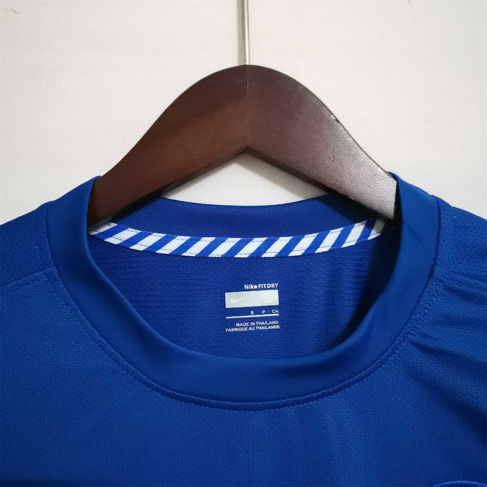 08-09 Manchester United Home Retro Jersey Long Sleeve - view 7
