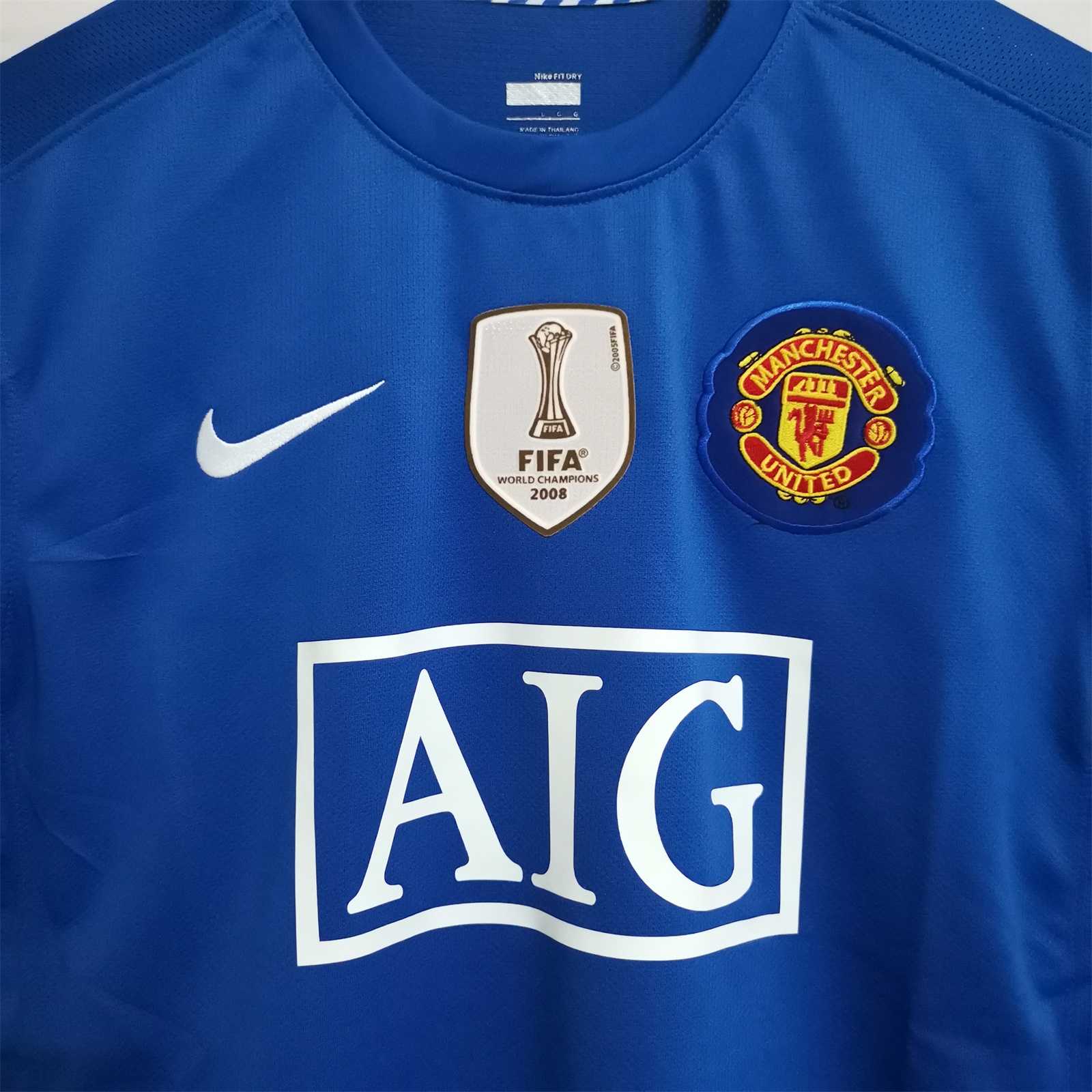 08-09 Manchester United Home Retro Jersey Long Sleeve - view 9