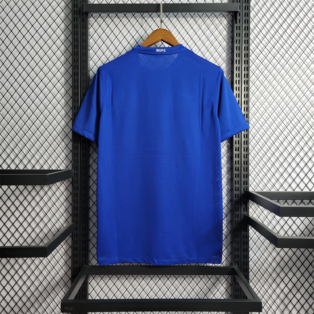 08-09 Manchester United Home Retro Jersey - view 3