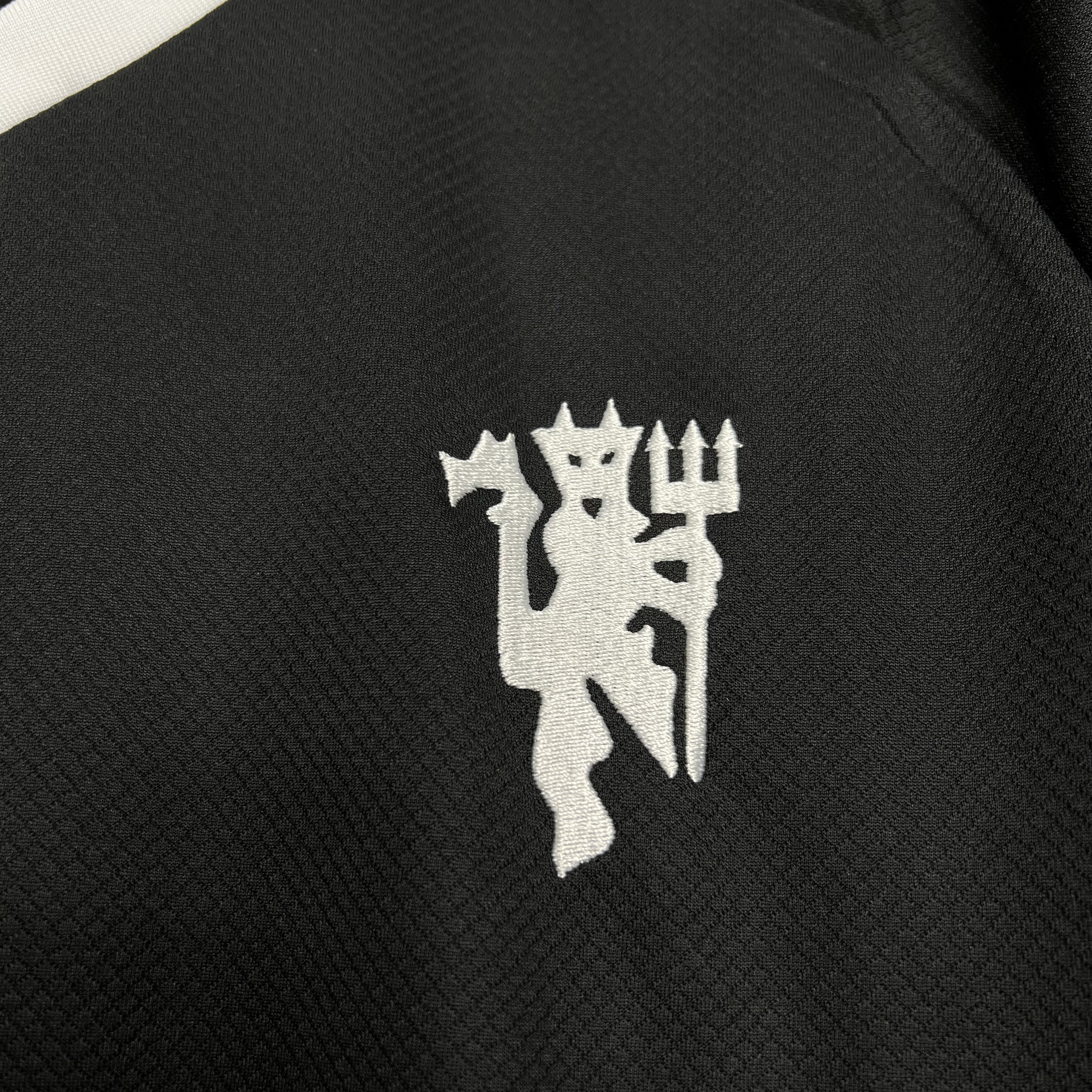 24-25 Manchester United Black Goal Keeper Shirt - view 3