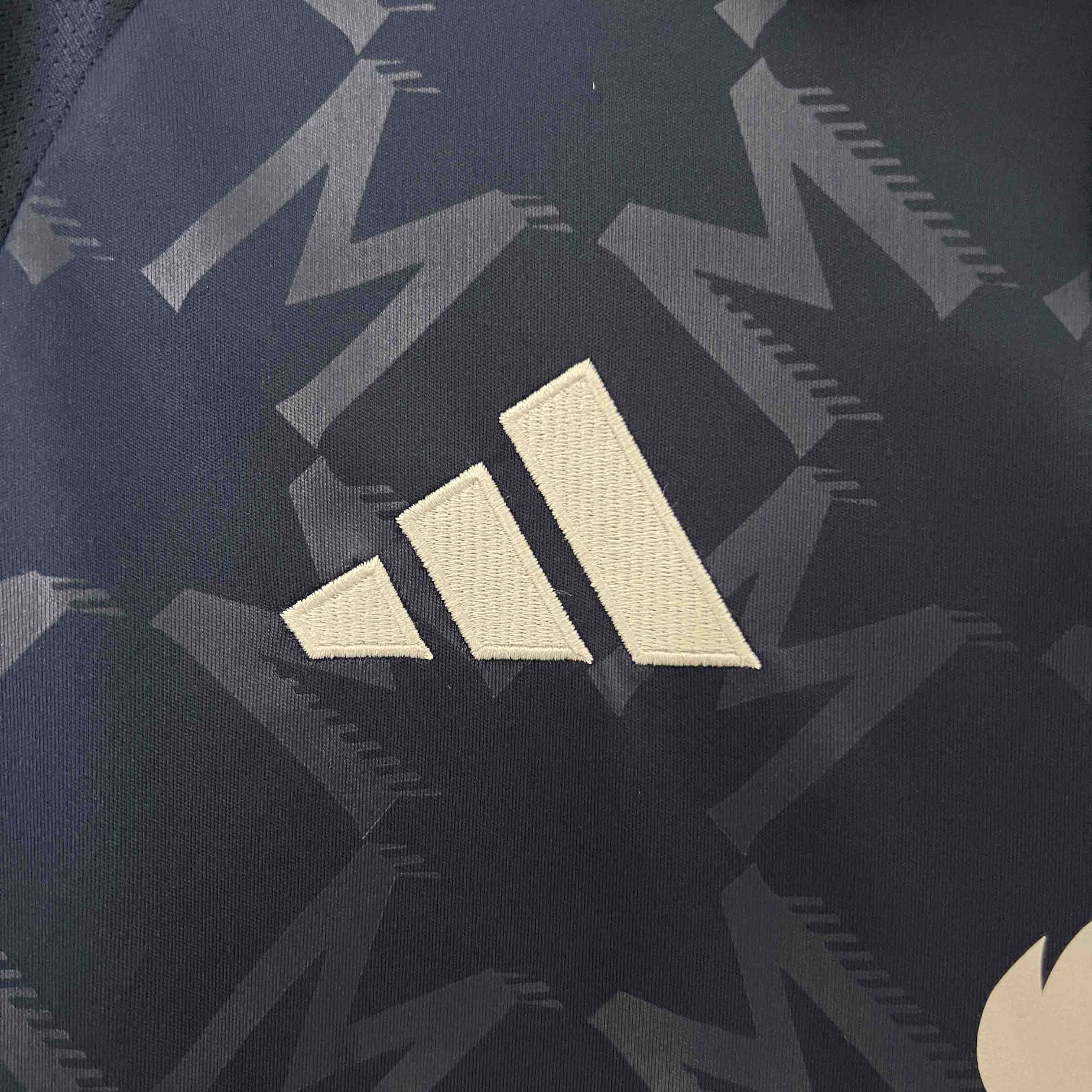 24-25 Manchester United Away Fan Version - view 6